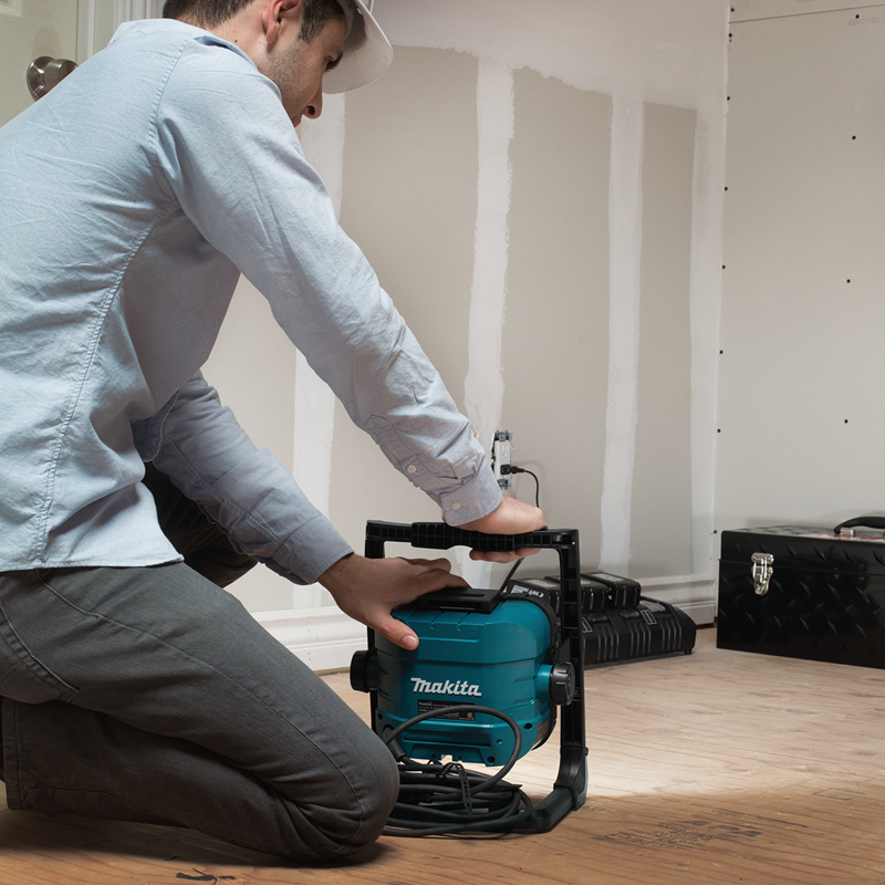 Makita DEADML805 - 10 W - LED - 2,3 kg - Schwarz - Türkis, Ansicht 2