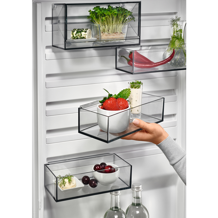 AEG Power Solutions RCS736DXMB, Ansicht 3