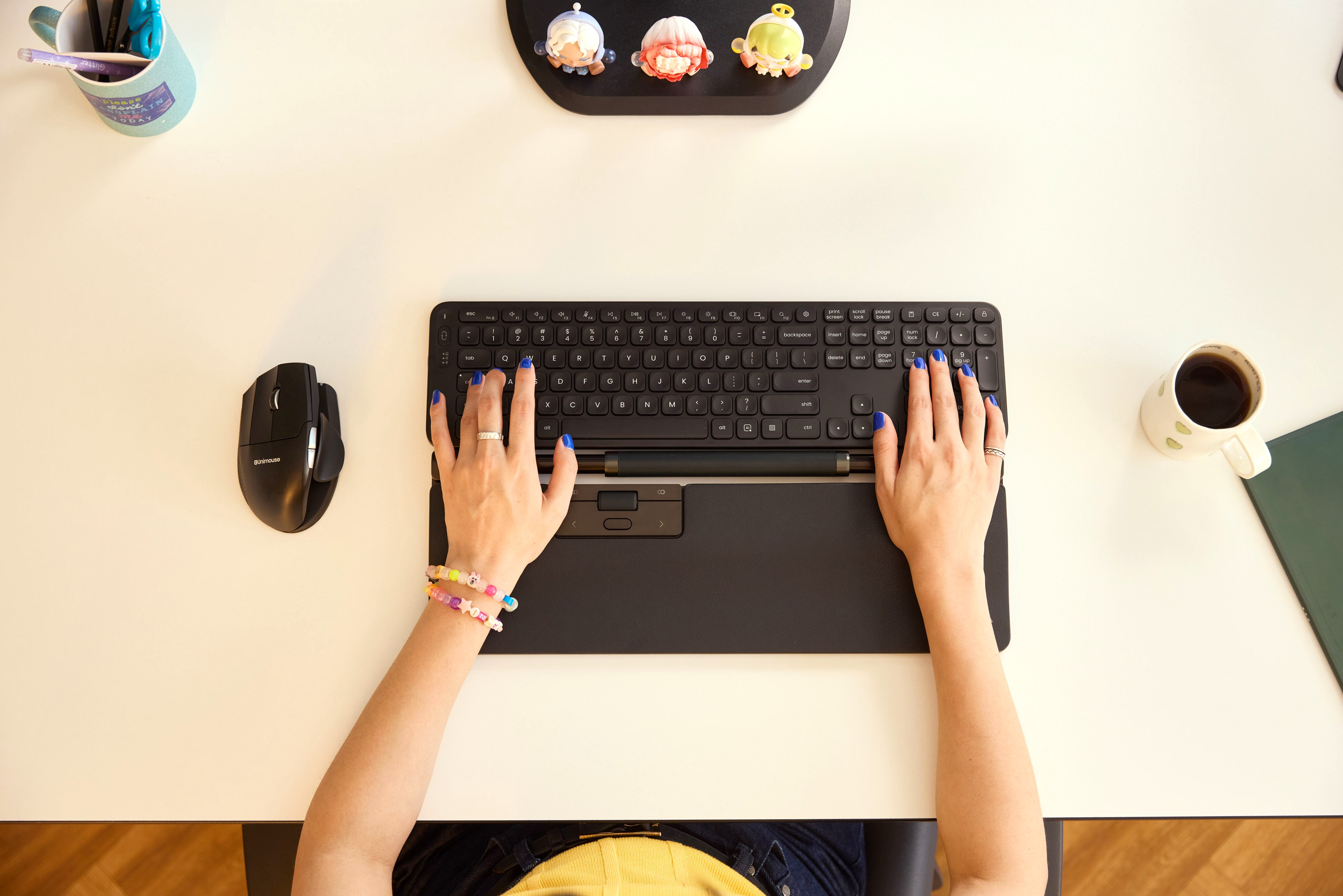 Contour RollerMouse Pro - Zentrales Zeigegerät - mit normaler Armauflage und veganem Leder - ergonomisch - 6 Tasten, Ansicht 3