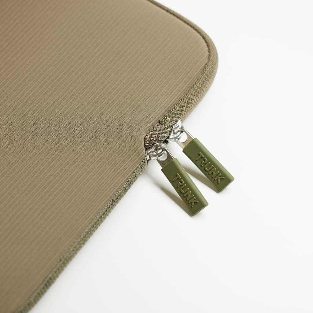 Sneakpeek Textile Neopren Sleeve gerippt für MacBook Air/MacBook Pro 13 grün, Ansicht 4
