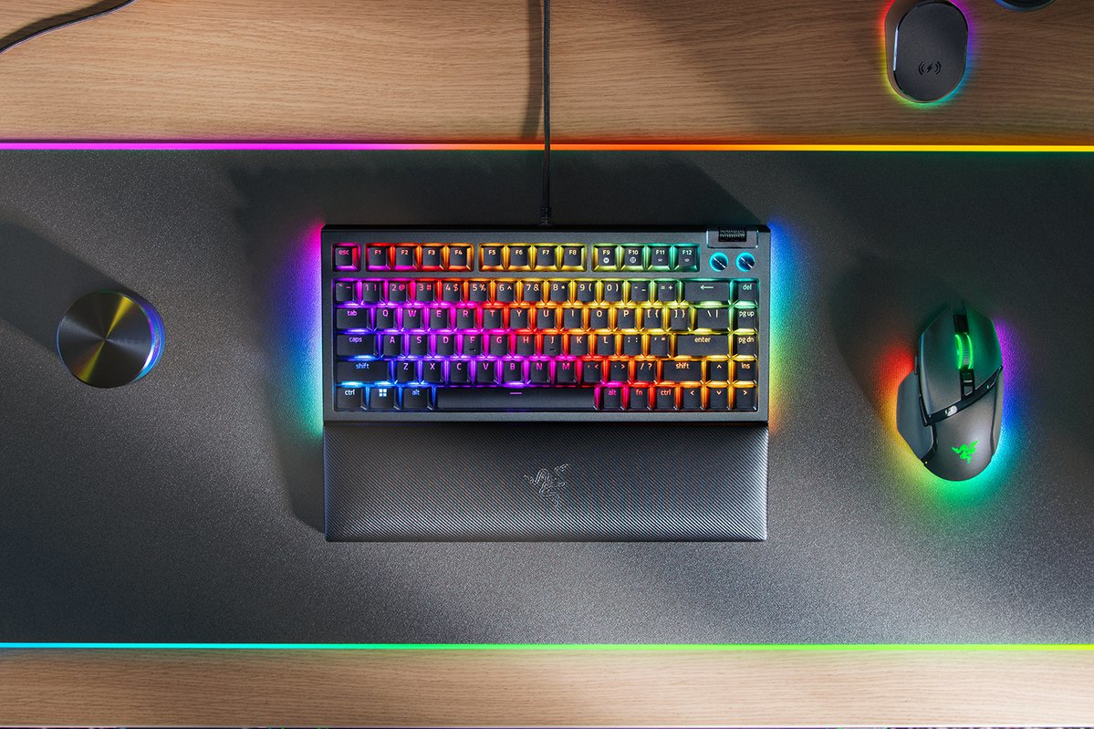 Razer BlackWidow V4 75% - Tastatur - Hintergrundbeleuchtung - TL: US, QWERTY, Ansicht 2