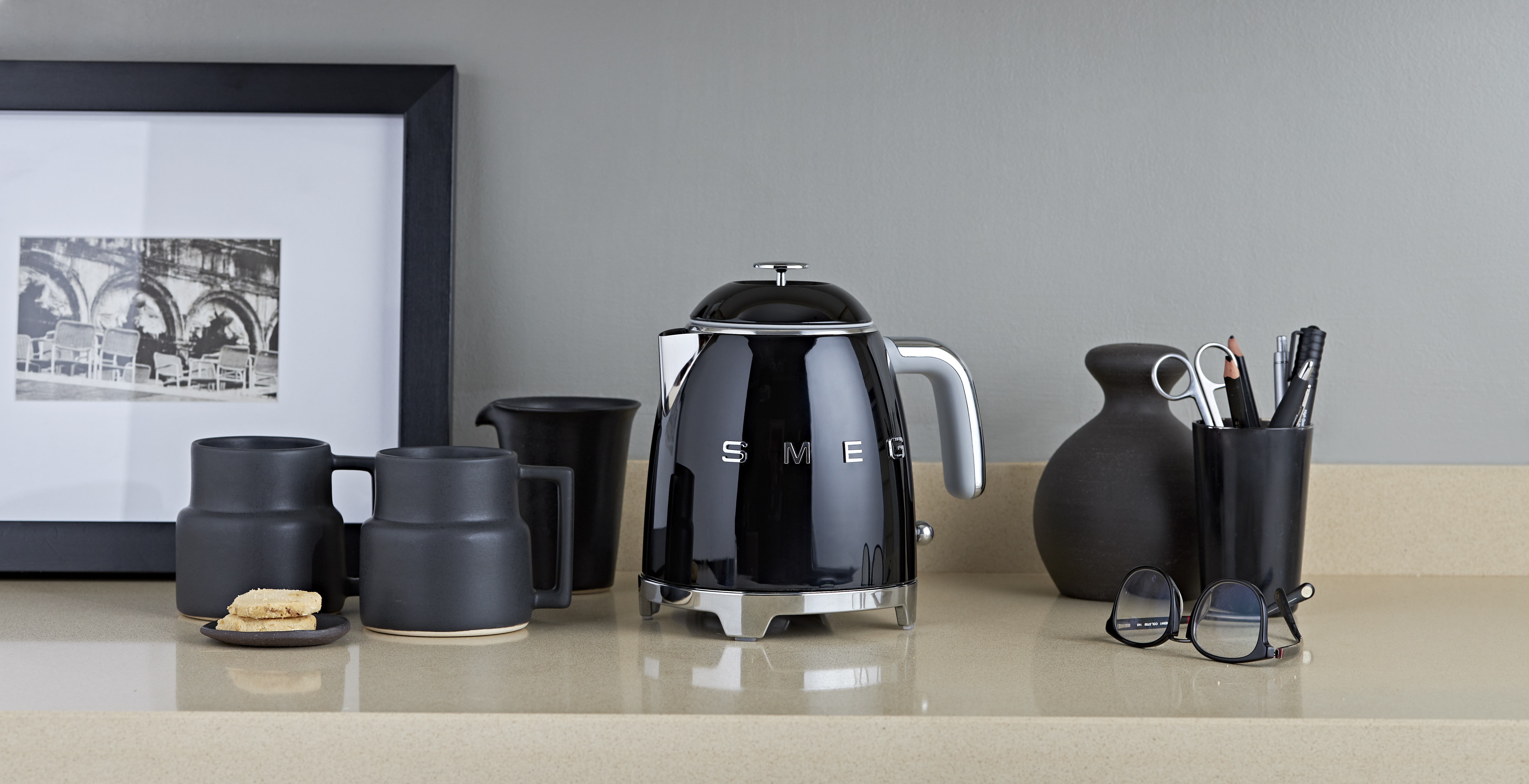 SMEG KLF05BLEU - 0,8 l - 1400 W - Schwarz - Edelstahl - Filterung, Ansicht 4