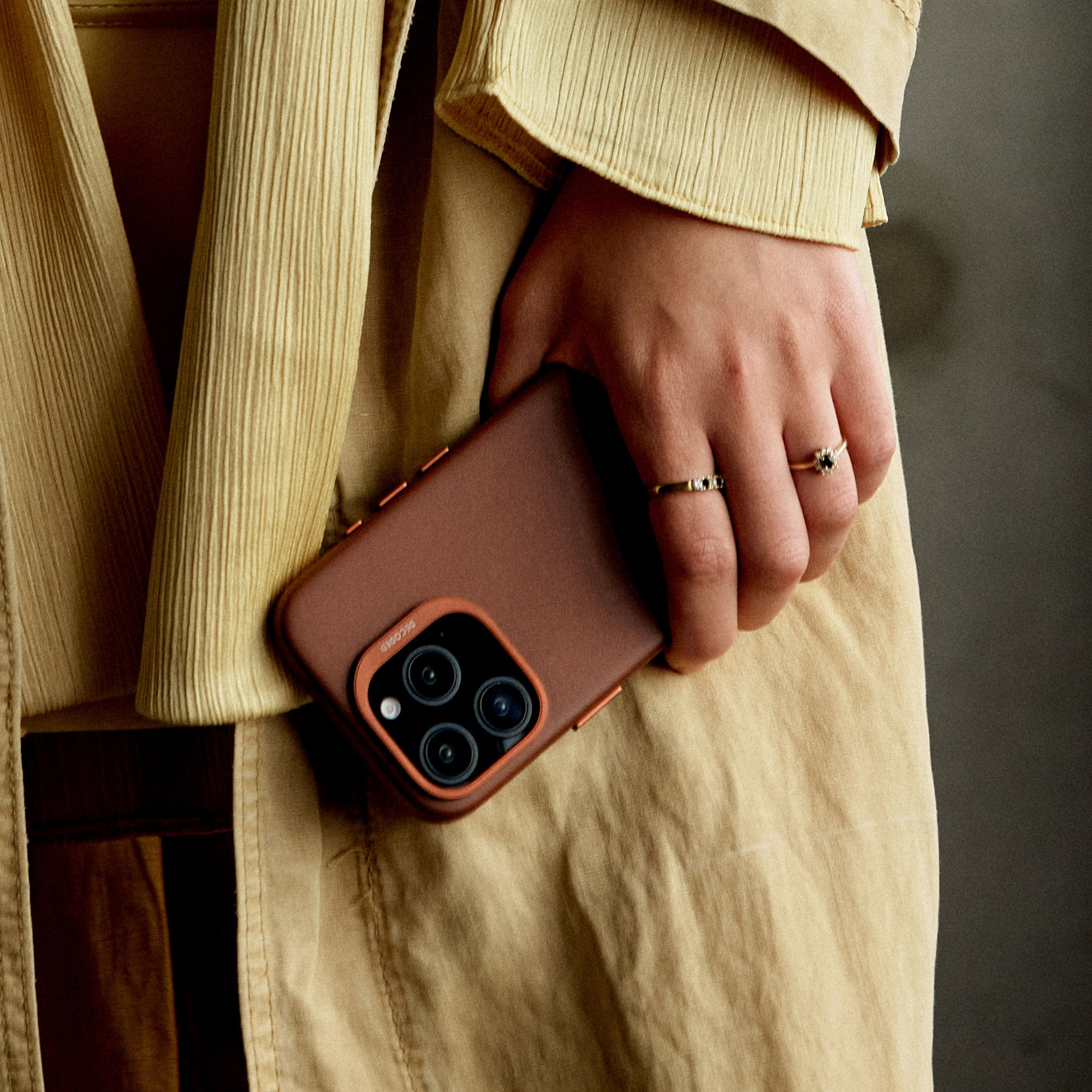 Decoded Leather Backcover iPhone 16 Pro Max Tan, Ansicht 2