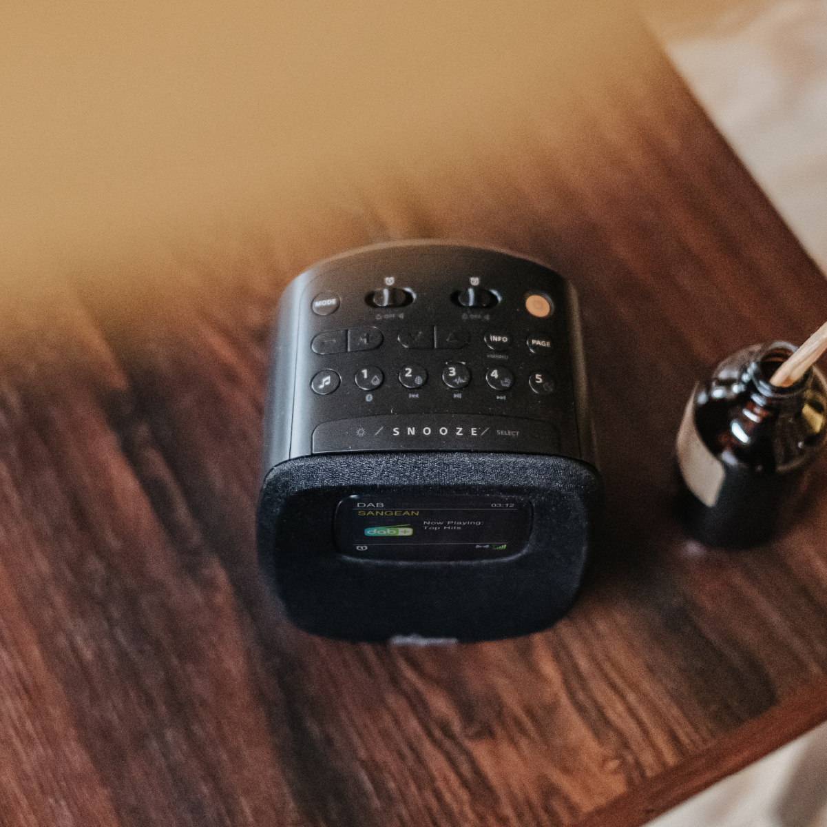 Sangean Electronics DCR-83 Tischradio DAB+ UKW AUX Bluetooth USB Akku-Ladefunktion, Ansicht 4