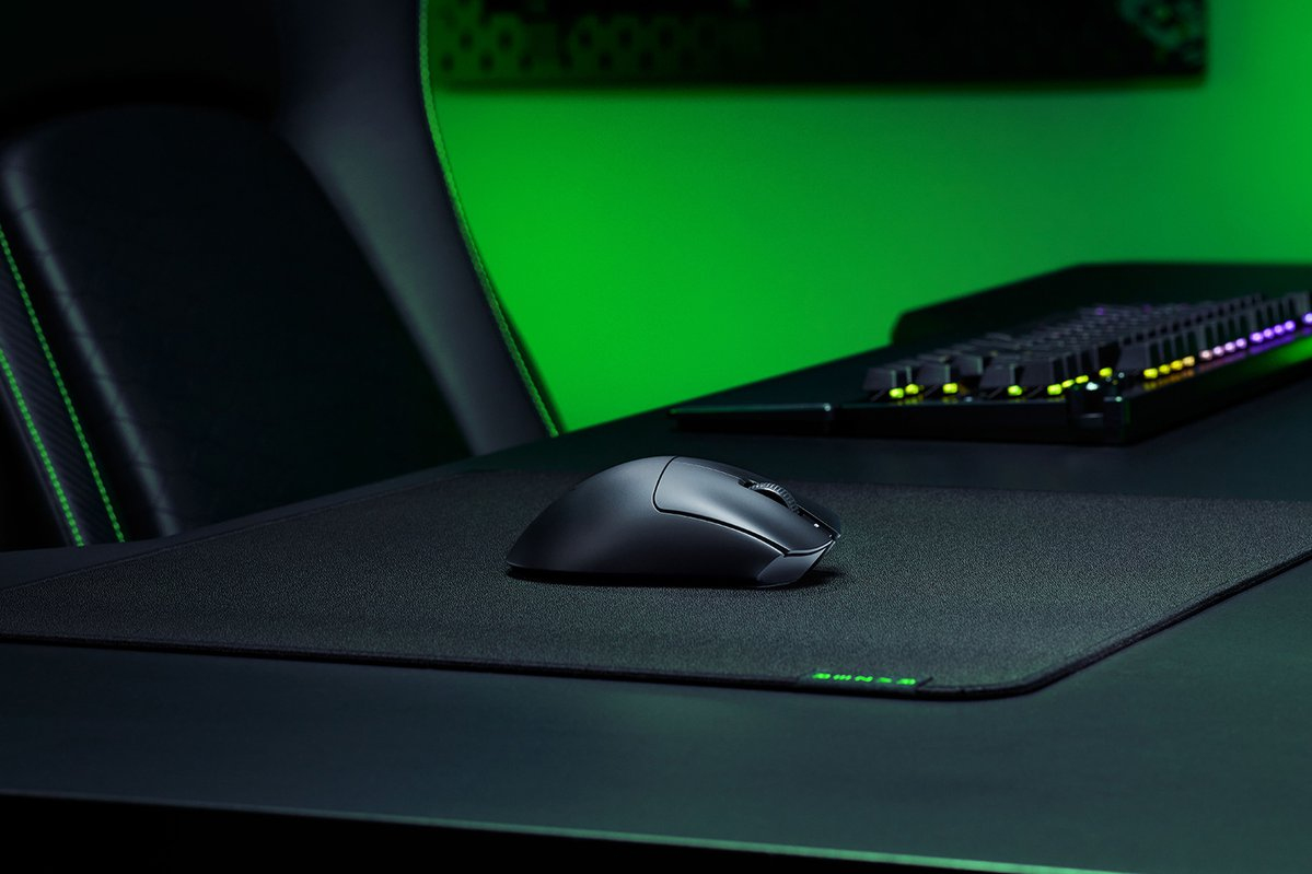 Razer DeathAdder V3 HyperSpeed - Maus - ergonomisch - Für Rechtshänder - optisch - 5 Tasten - kabellos, kabelgebunden, Ansicht 3