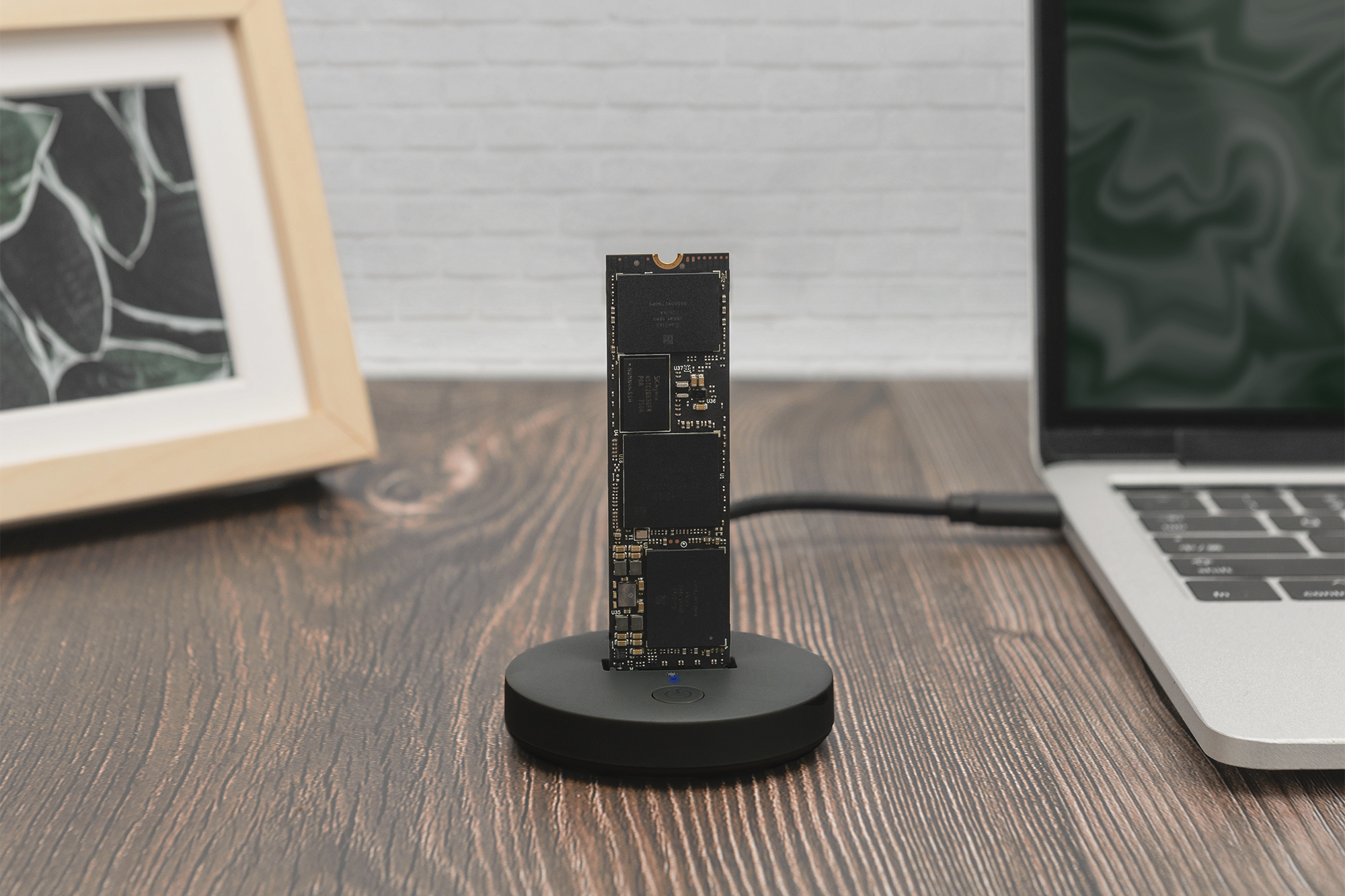 DIGITUS M.2 NVMe/SATA Docking Station, Ansicht 2