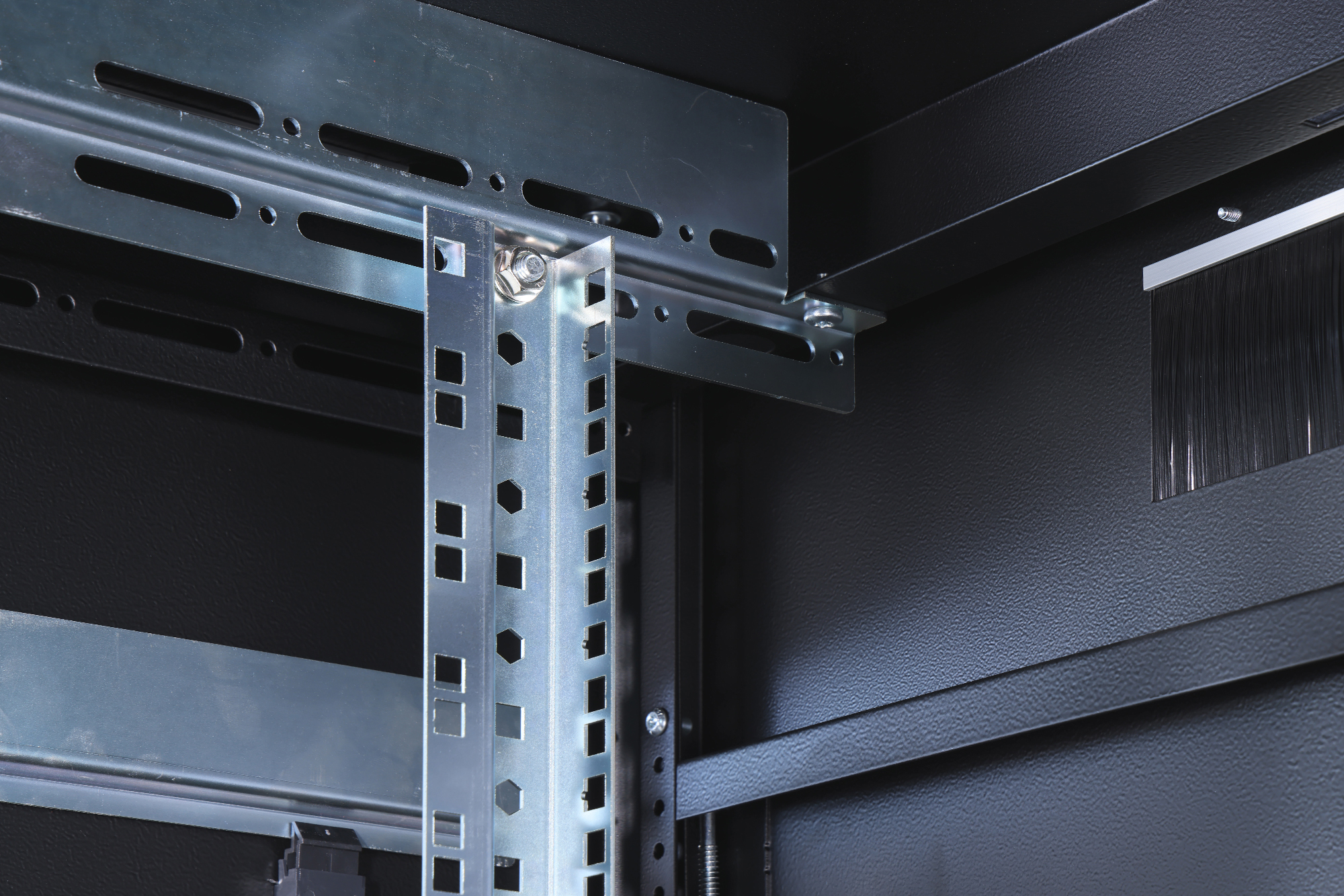 DIGITUS Netzwerkschrank Unique Serie - 800x800 mm (BxT), Ansicht 2