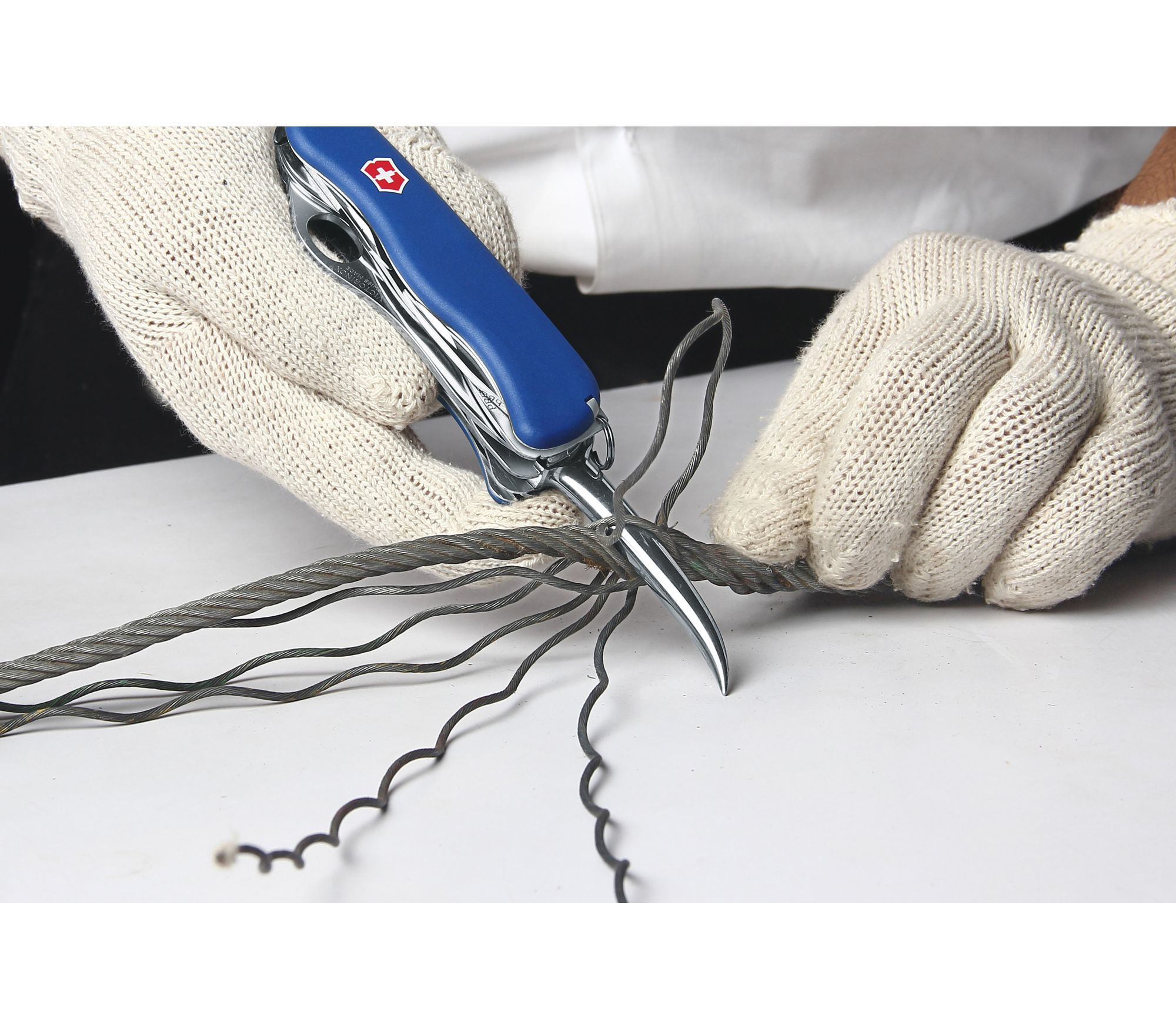 Victorinox Skipper Pro - Messer mit Feststellklinge - Multi-Tool-Messer - Clippunkt - Polyamid - Blau - 12 Werkzeug, Ansicht 3