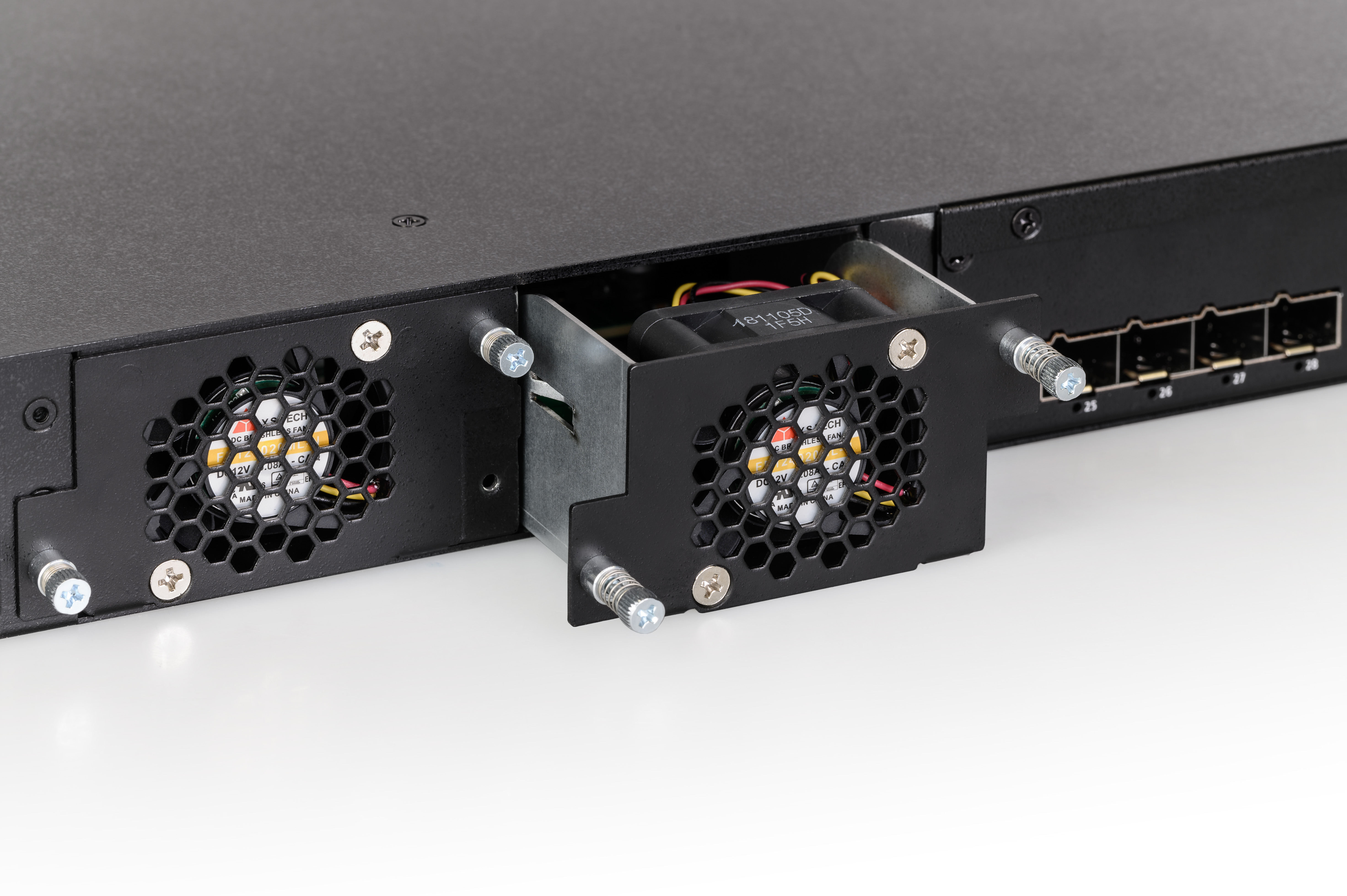 Lancom XS-6128QF - Switch - L3 - managed - 16 x 10 Gigabit SFP+ + 4 x combo 10 Gigabit SFP+/RJ-45 + 4 x Combo 25 Gigabit, Ansicht 2