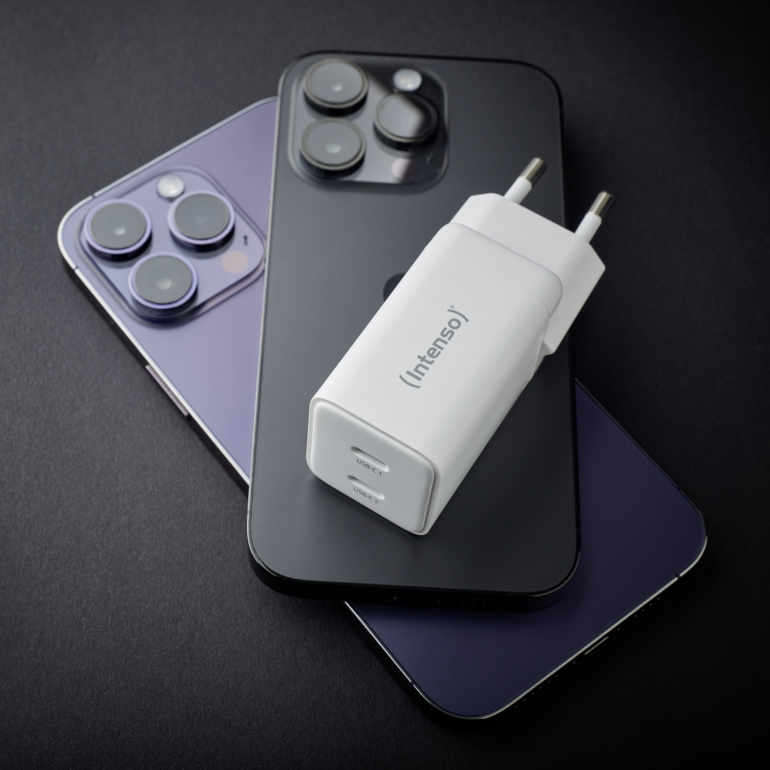 Intenso W40CC - Netzteil - GaN - 40 Watt - 3 A - PD 3.0, PD/PPS, QC 4.0 - 2 Ausgabeanschlussstellen (24 pin USB-C), Ansicht 4