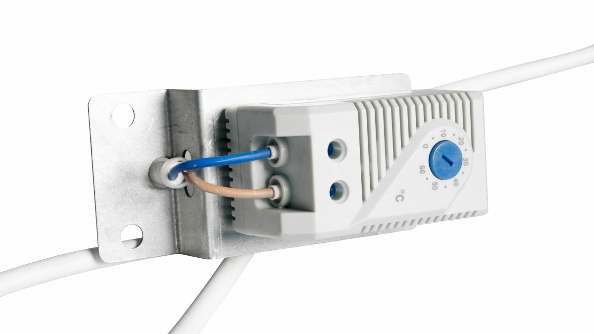 Equip Lüftermodul 19 für Serverschränke 2xLüfter RAL9005 - Zubehör Stromversorgung - 0,12 m, Ansicht 2