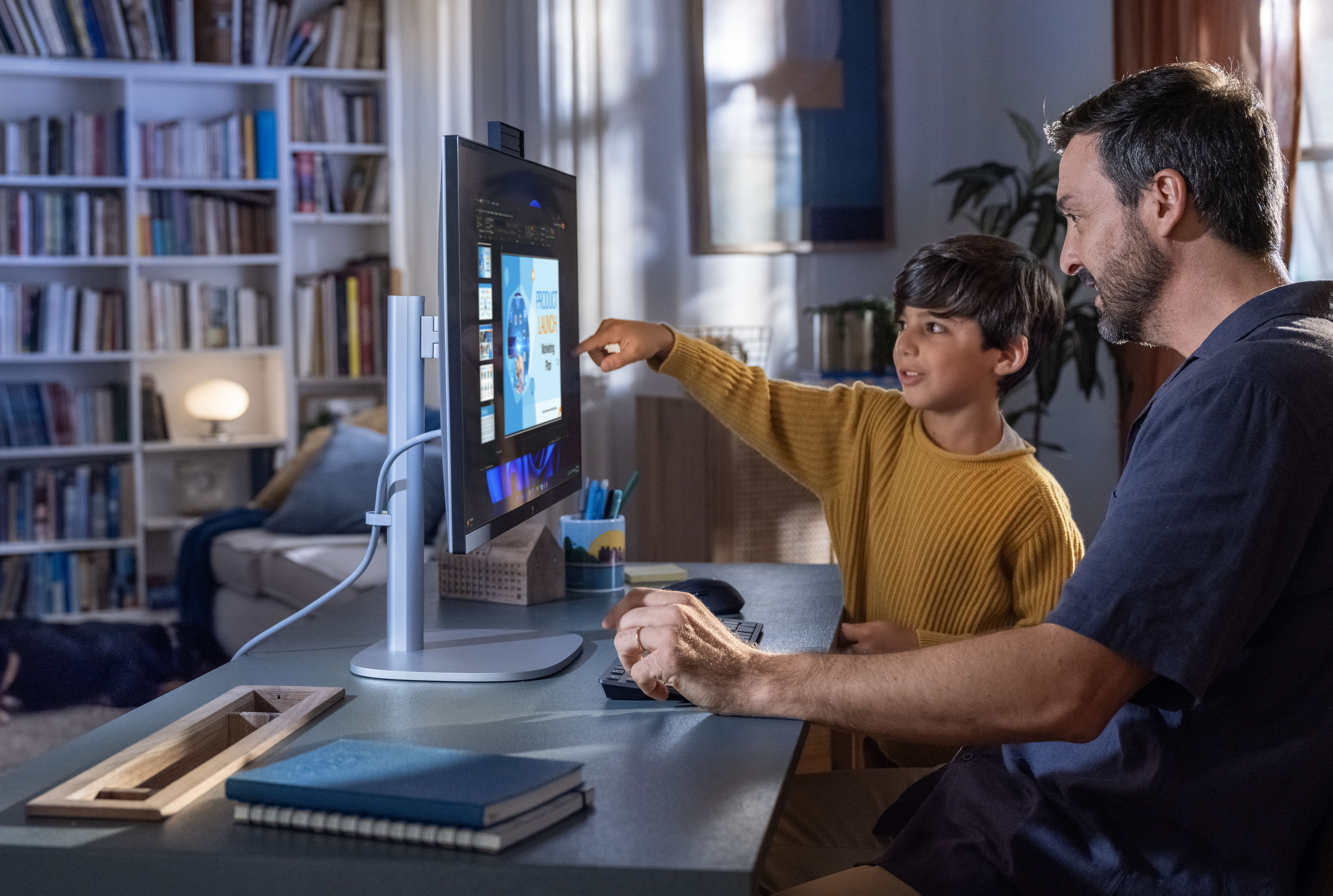 HP EliteStudio 8 G1i AI - All-in-One - Core Ultra 5 235 / 3.4 GHz - RAM 16 GB - NVMe 512 GB - 1GbE, Wi-Fi, Bluetooth, Ansicht 2