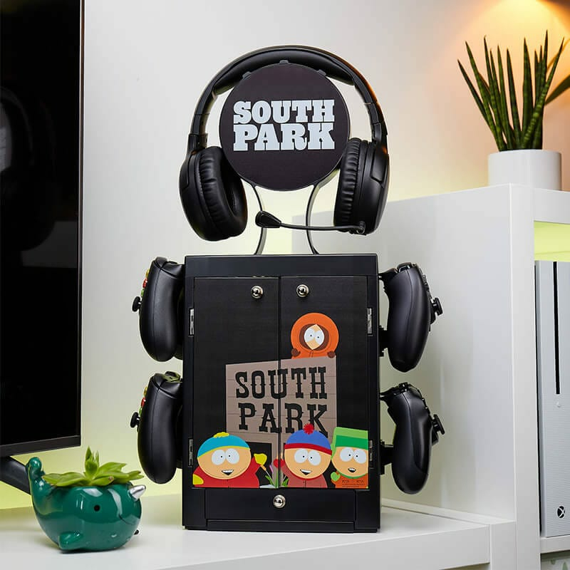 Numskull Gaming Locker Zubehör Staender - South Park Logo, Ansicht 2