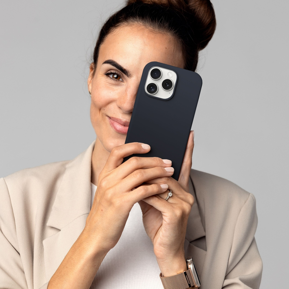 Vonmählen Silikon-Case für iPhone 16 Pro dunkelblau, Ansicht 3