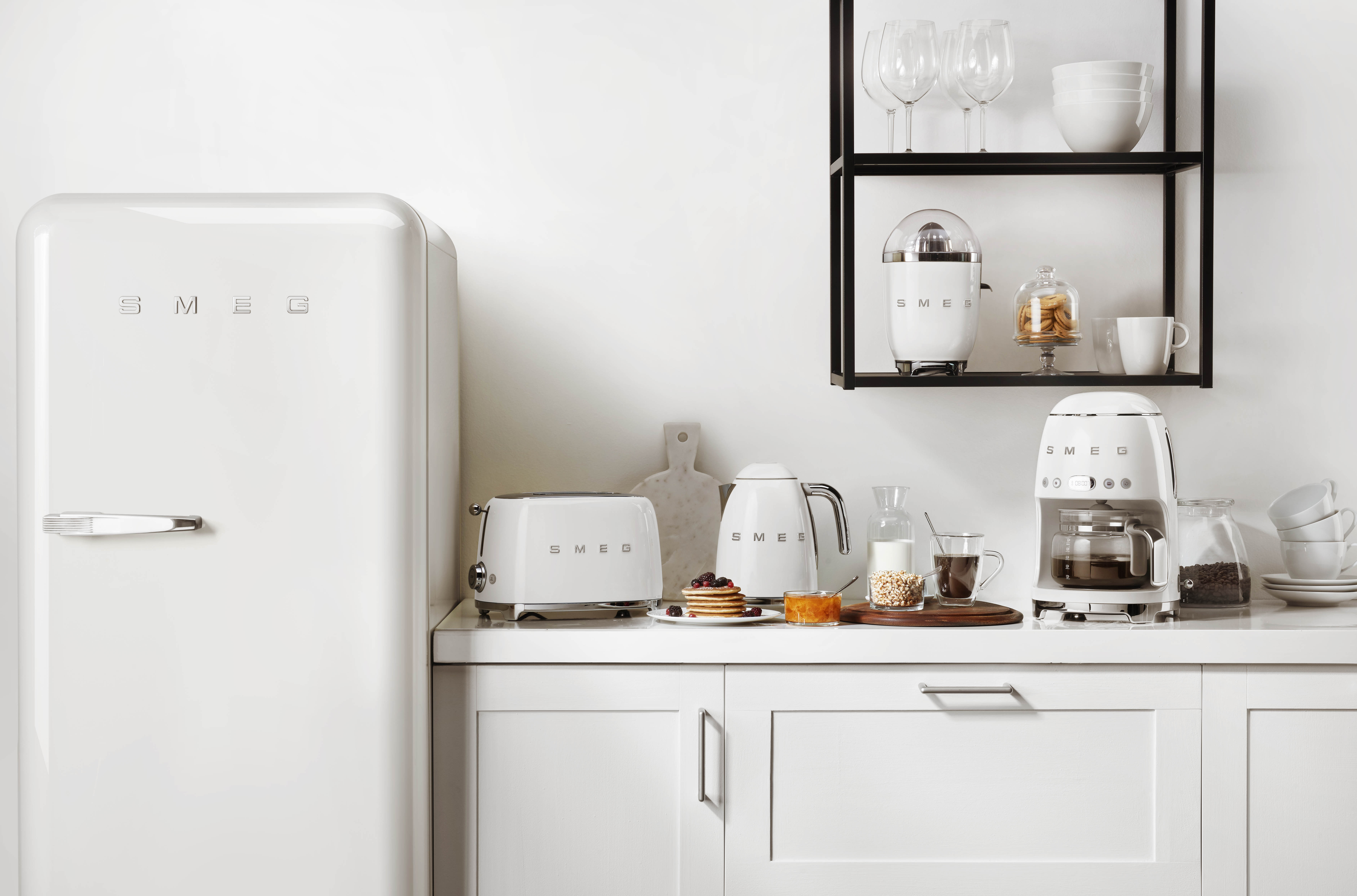 SMEG 50's Style DCF02WHEU - Kaffeemaschine - 10 Tassen, Ansicht 3