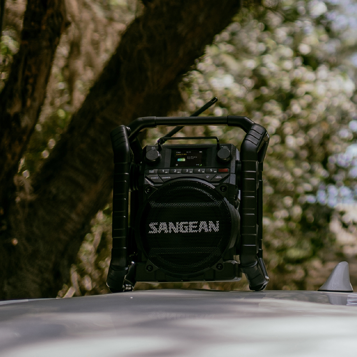 Sangean Electronics U-4X Baustellenradio DAB+ UKW Bluetooth USB AUX NFC, Ansicht 4