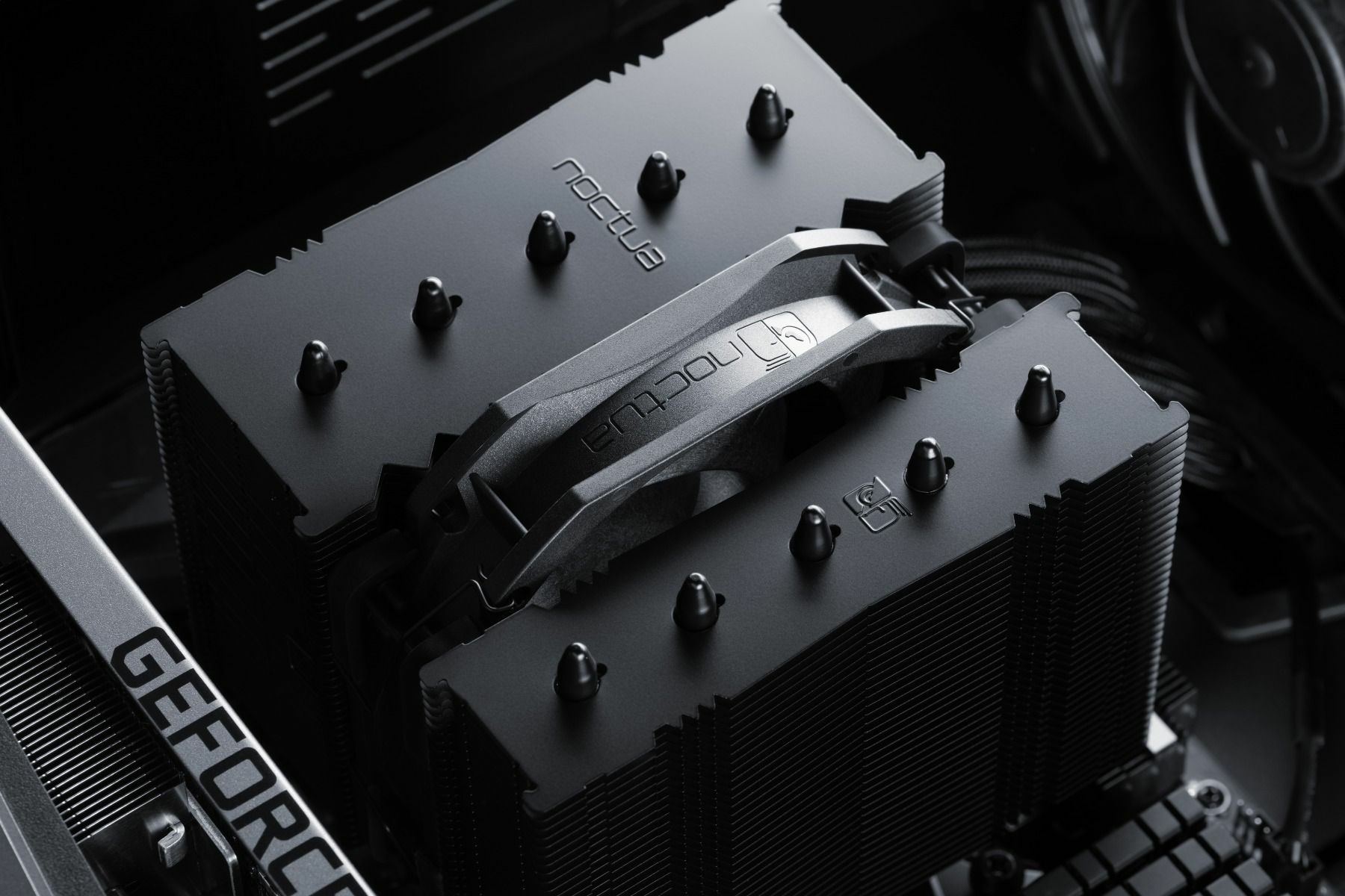 Noctua NH-D12L chromax.black, Ansicht 3
