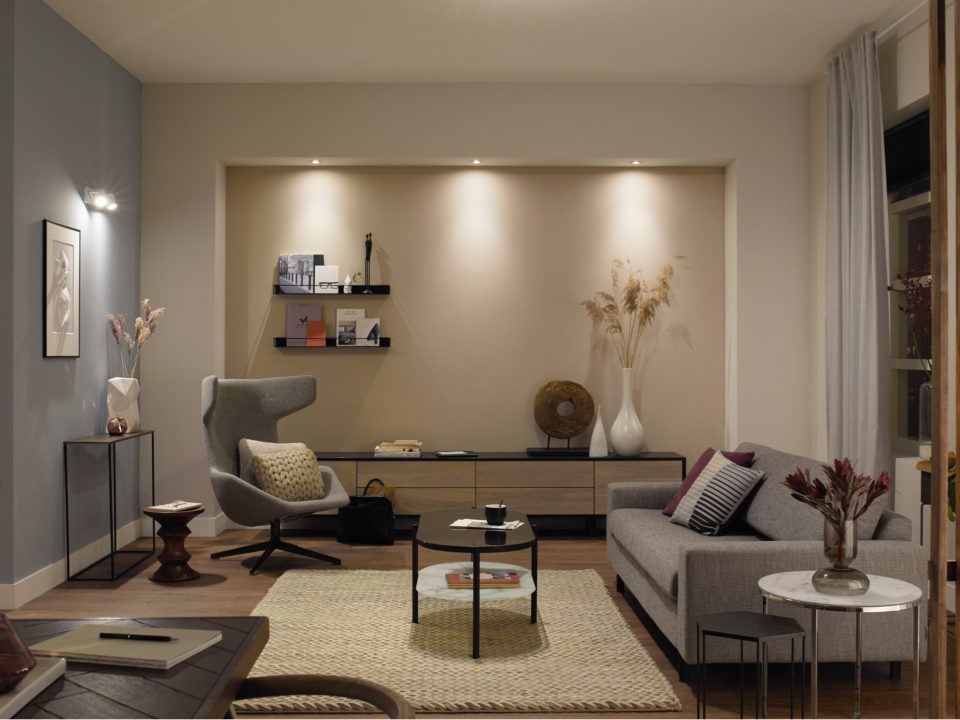 Philips Hue White ambiance - LED-Spot-Glühbirne - GU10 - 4.2 W - Klasse E - 2200-6500 K (3er Pack), Ansicht 4