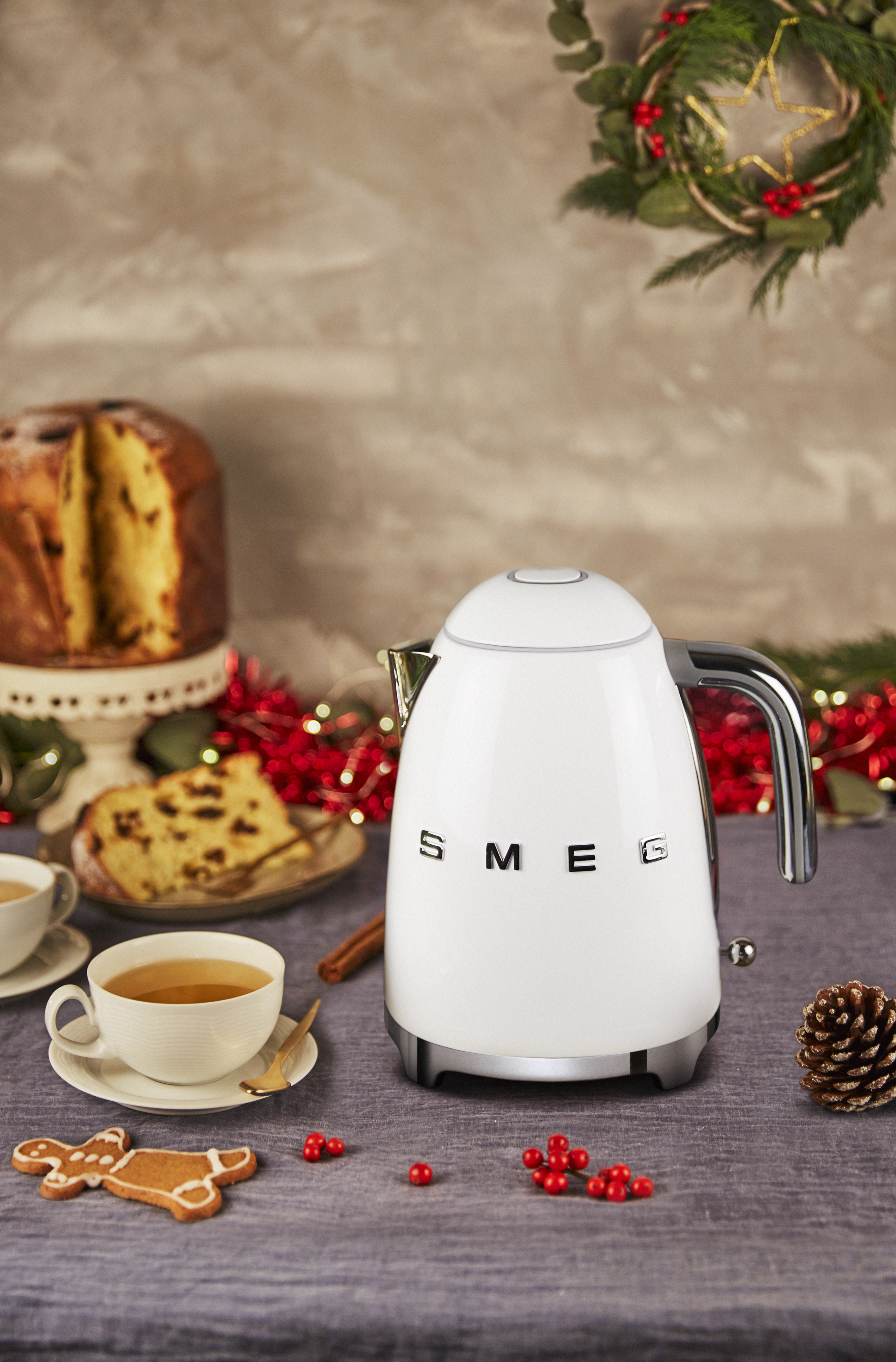 SMEG KLF03WHEU - 1,7 l - 2400 W - Weiß - Kunststoff - Edelstahl - Wasserstandsanzeige - Überhitzungsschutz, Ansicht 4