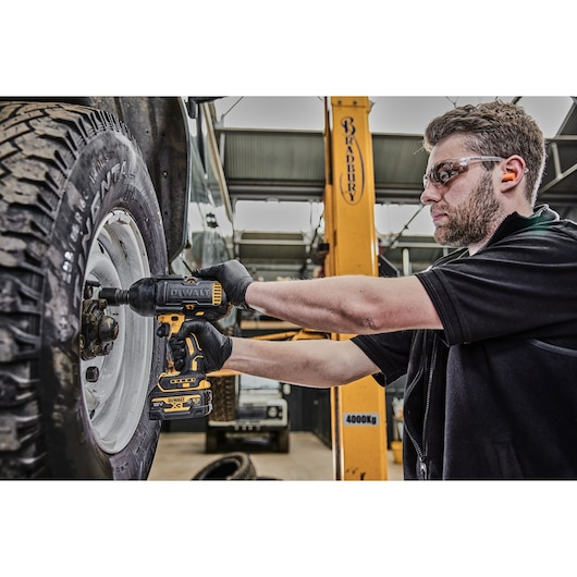 DEWALT Akku-Schlagschrauber 18 Volt 5 Ah, Ansicht 4