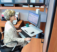 Ergotron WorkFit-C Single LD Sit-Stand Workstation - Wagen - für LCD-Display / PC-Ausrüstung - Grau, Ansicht 3