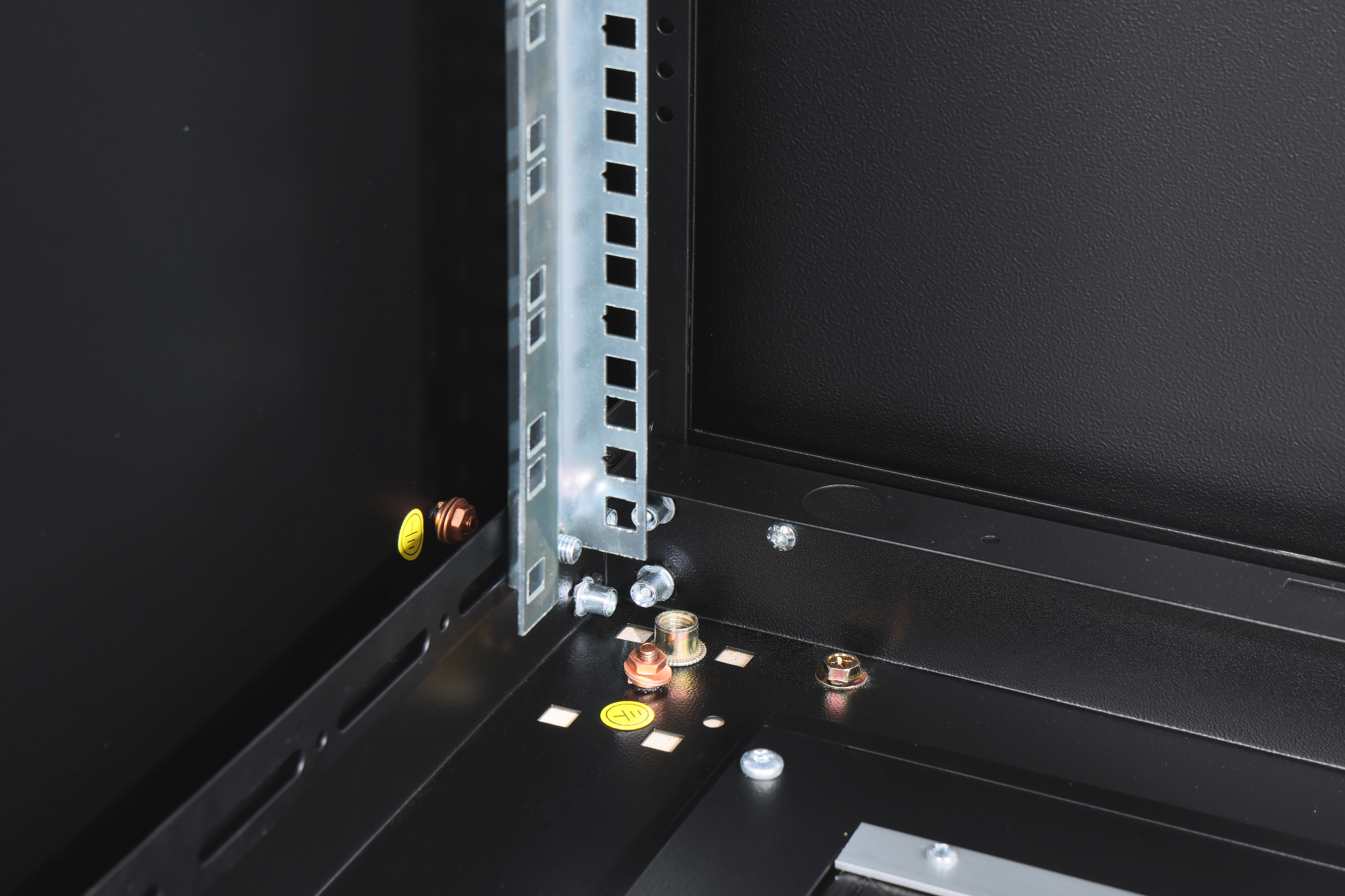 DIGITUS Netzwerkschrank Unique Serie - 600x600 mm (BxT), Ansicht 4
