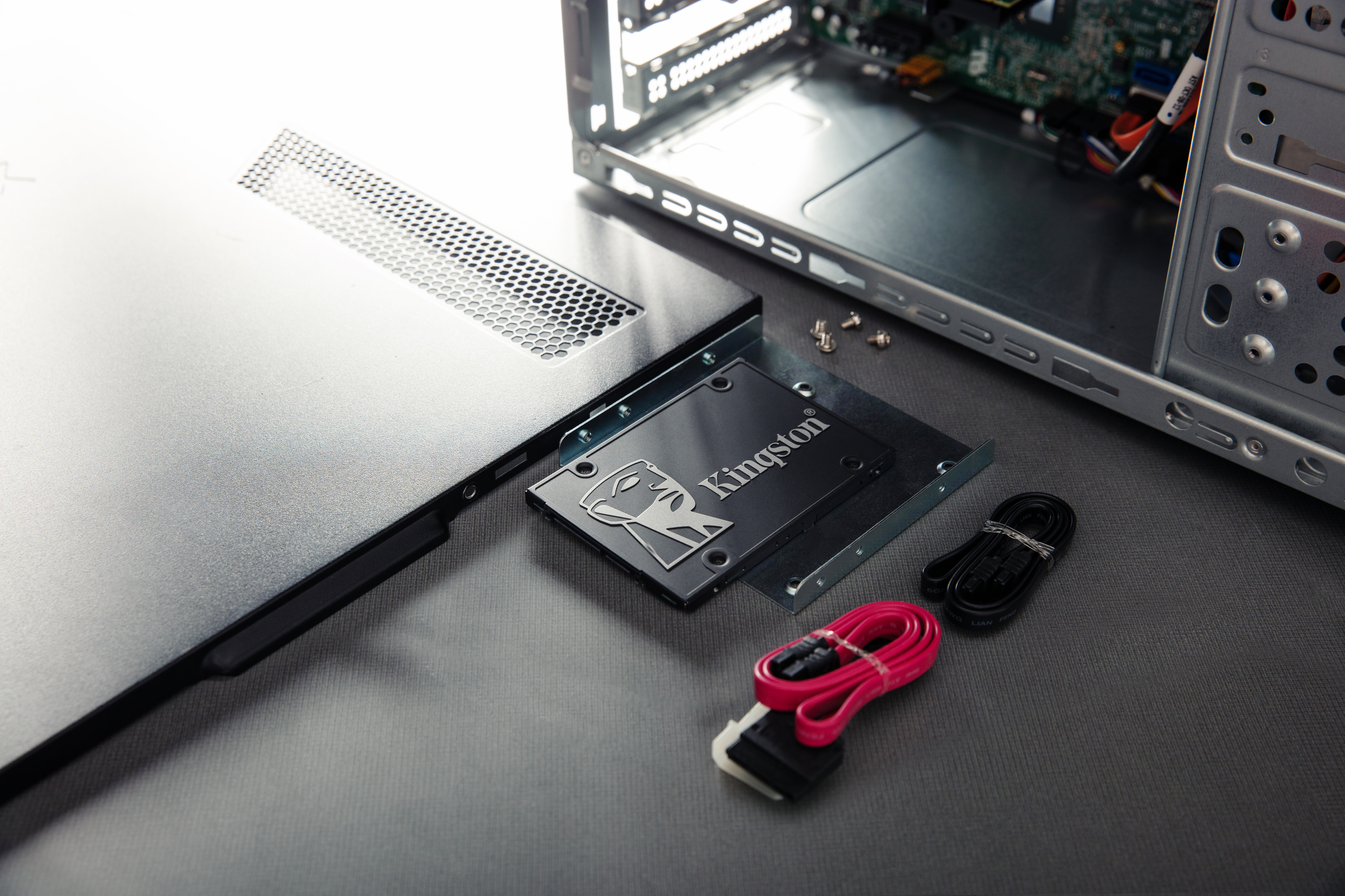 Kingston KC600 - SSD - verschlüsselt - 512 GB - intern - 2.5 (6.4 cm), Ansicht 2