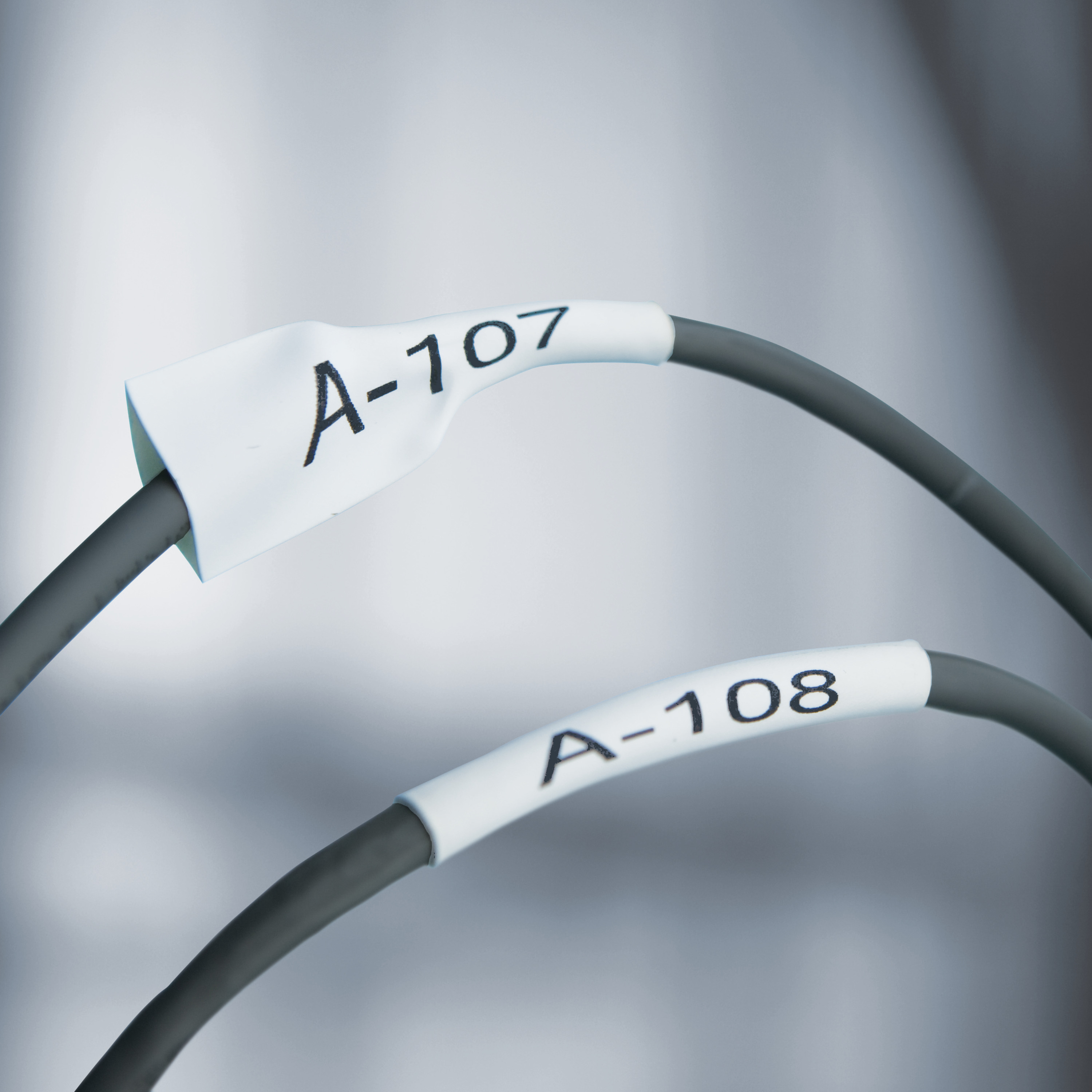Dymo Rhino Heat Shrink Tubes - Schwarz auf Gelb - Roll (0,9 cm x 1,5 m), Ansicht 4