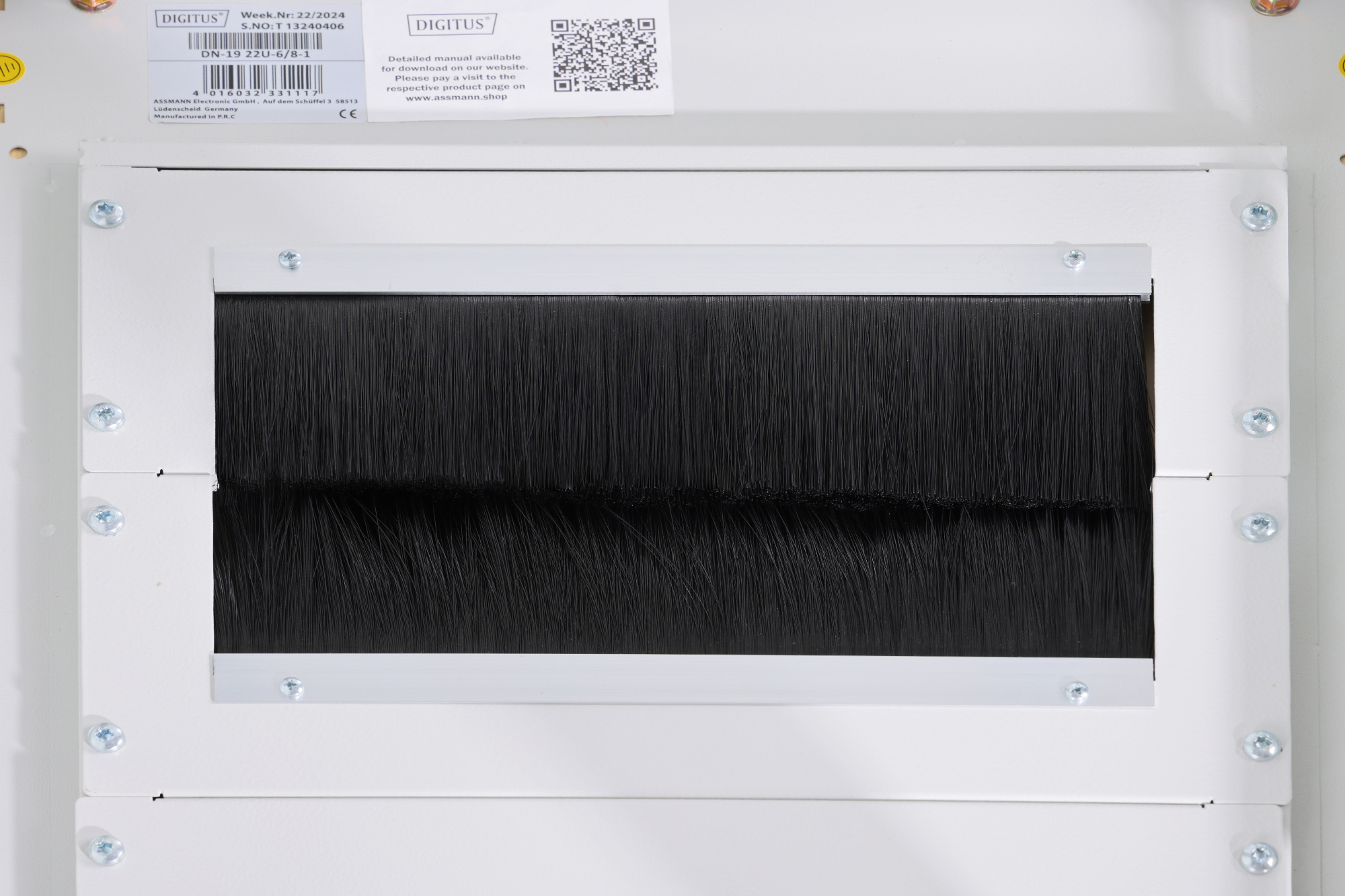 DIGITUS Netzwerkschrank Unique Serie - 600x800 mm (BxT), Ansicht 3
