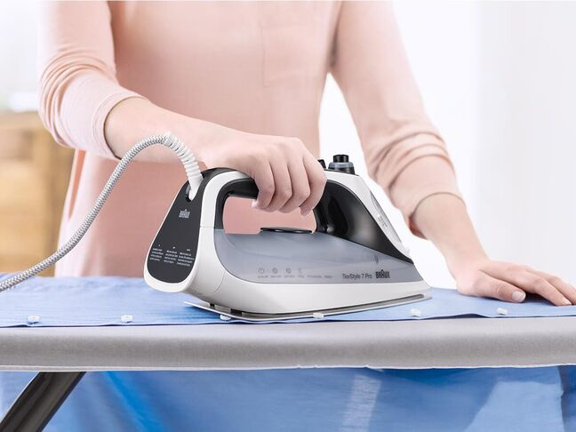 Braun TexStyle 7 Pro SI7149WB - Trocken- & Dampfbügeleisen - EloxalPlus soleplate - 2,5 m - 220 g/min - Schwarz - Weiß, Ansicht 4