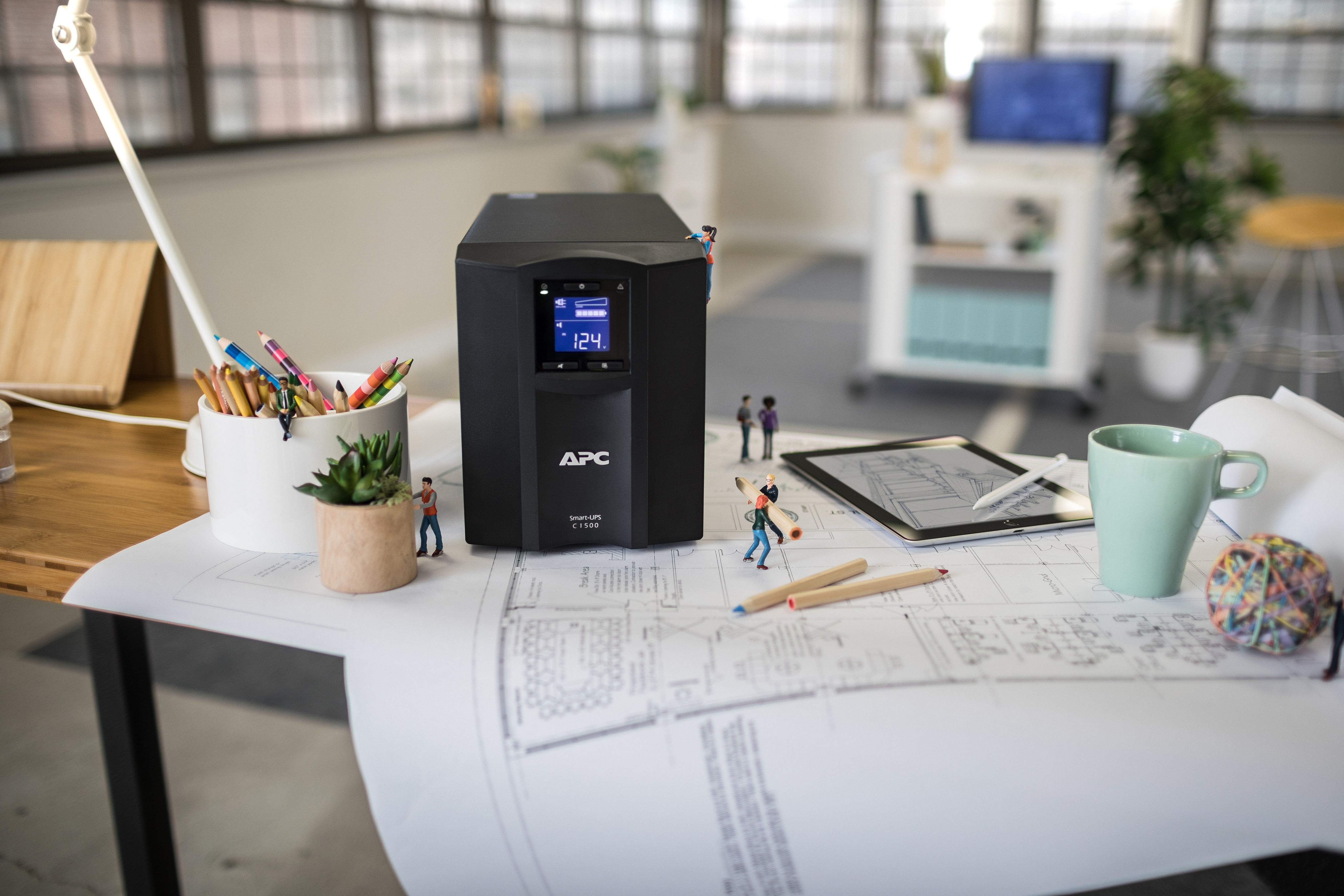APC Smart-UPS C 1500VA LCD - USV - Wechselstrom 230 V, Ansicht 2