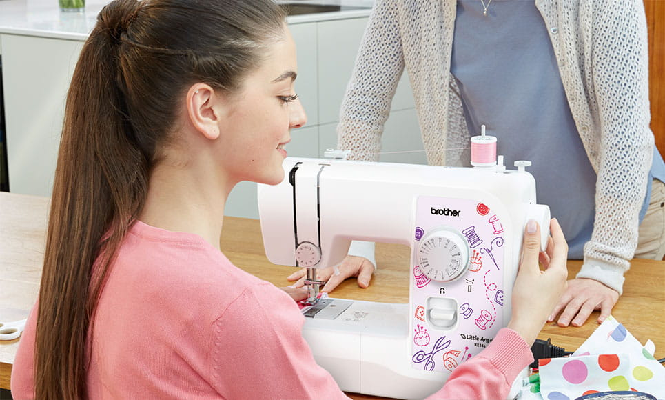 Brother KE14S - Weiß - Automatische Nähmaschine - Sägen - 4 Step - Elektro, Ansicht 2