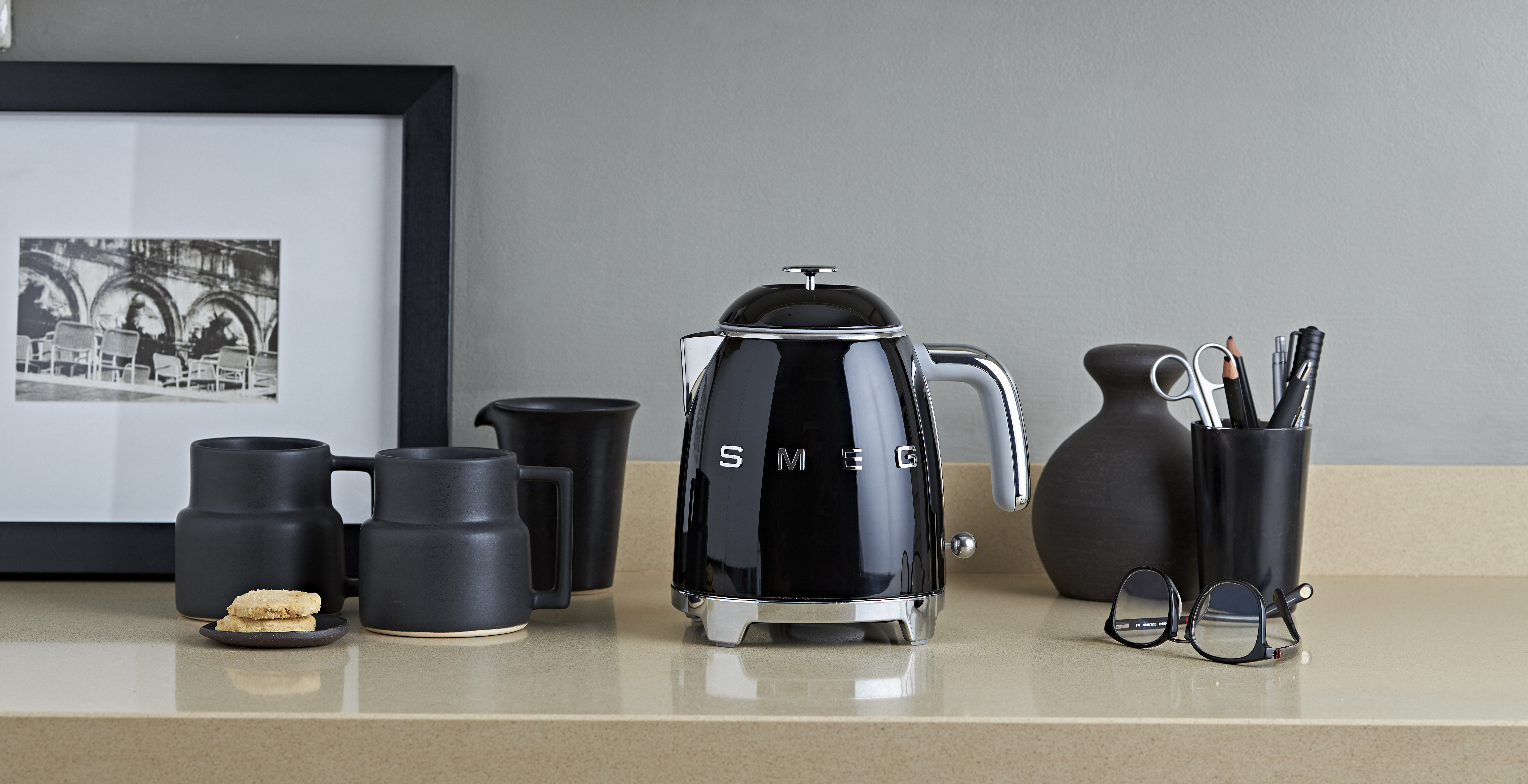 SMEG KLF05BLEU - 0,8 l - 1400 W - Schwarz - Edelstahl - Filterung, Ansicht 3