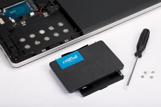 Crucial BX500 - SSD - 1 TB - intern - 2.5 (6.4 cm), Ansicht 4