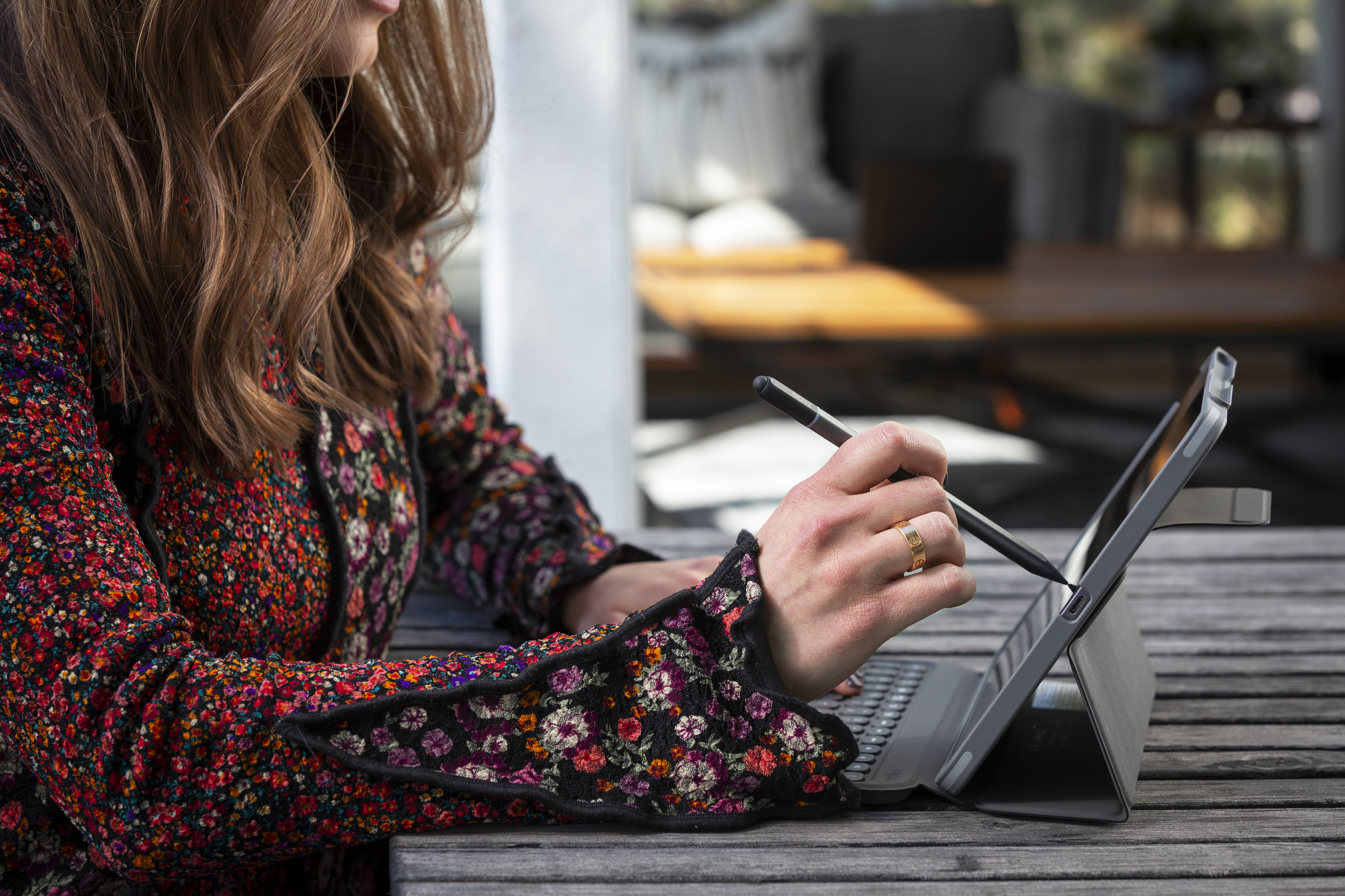 ZAGG Pro Keys - Tastatur und Foliohülle - mit Trackpad - hintergrundbeleuchtet - Bluetooth - TL: Deutsch, QWERTZ, Ansicht 2