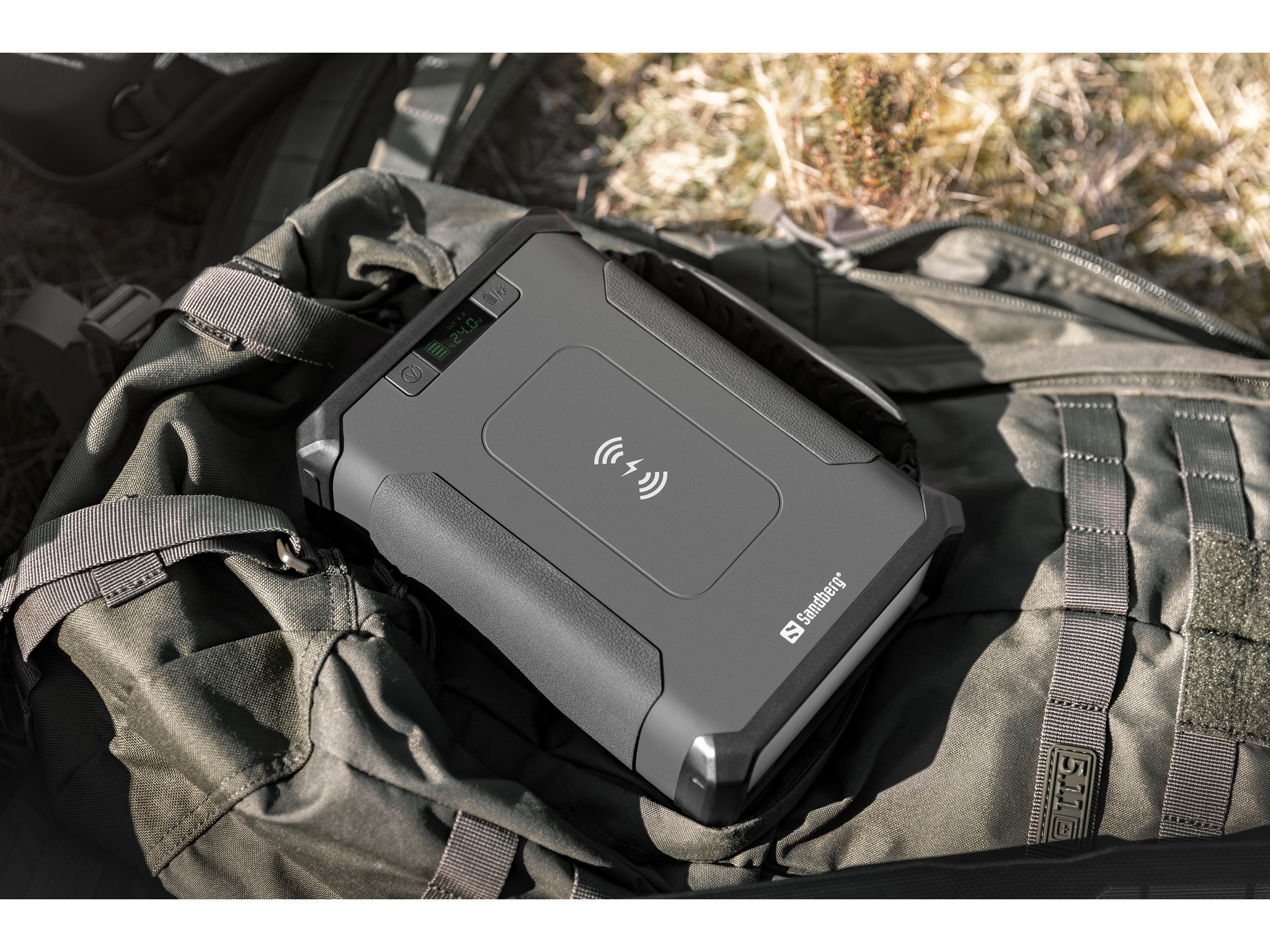 SANDBERG Active Survivor 8in1 - Powerbank + AC-Netzteil + Kfz-Netzteil 32700 - 96000 mAh - 307.2 Wh - 180 Watt, Ansicht 2