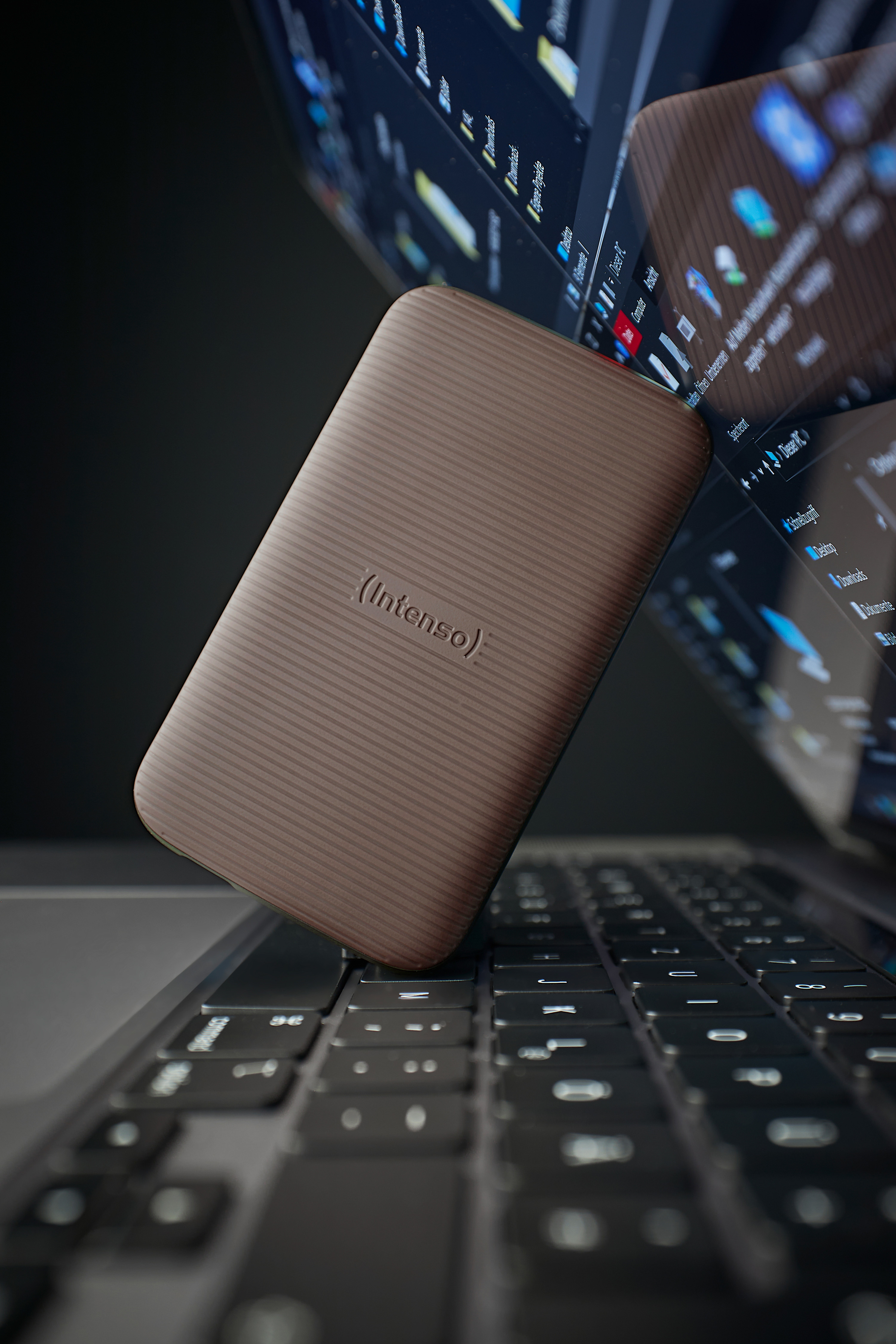 Intenso TX500 - SSD - 2 TB - extern (tragbar) - USB 3.2 Gen 2x1 (USB-C Steckverbinder), Ansicht 2