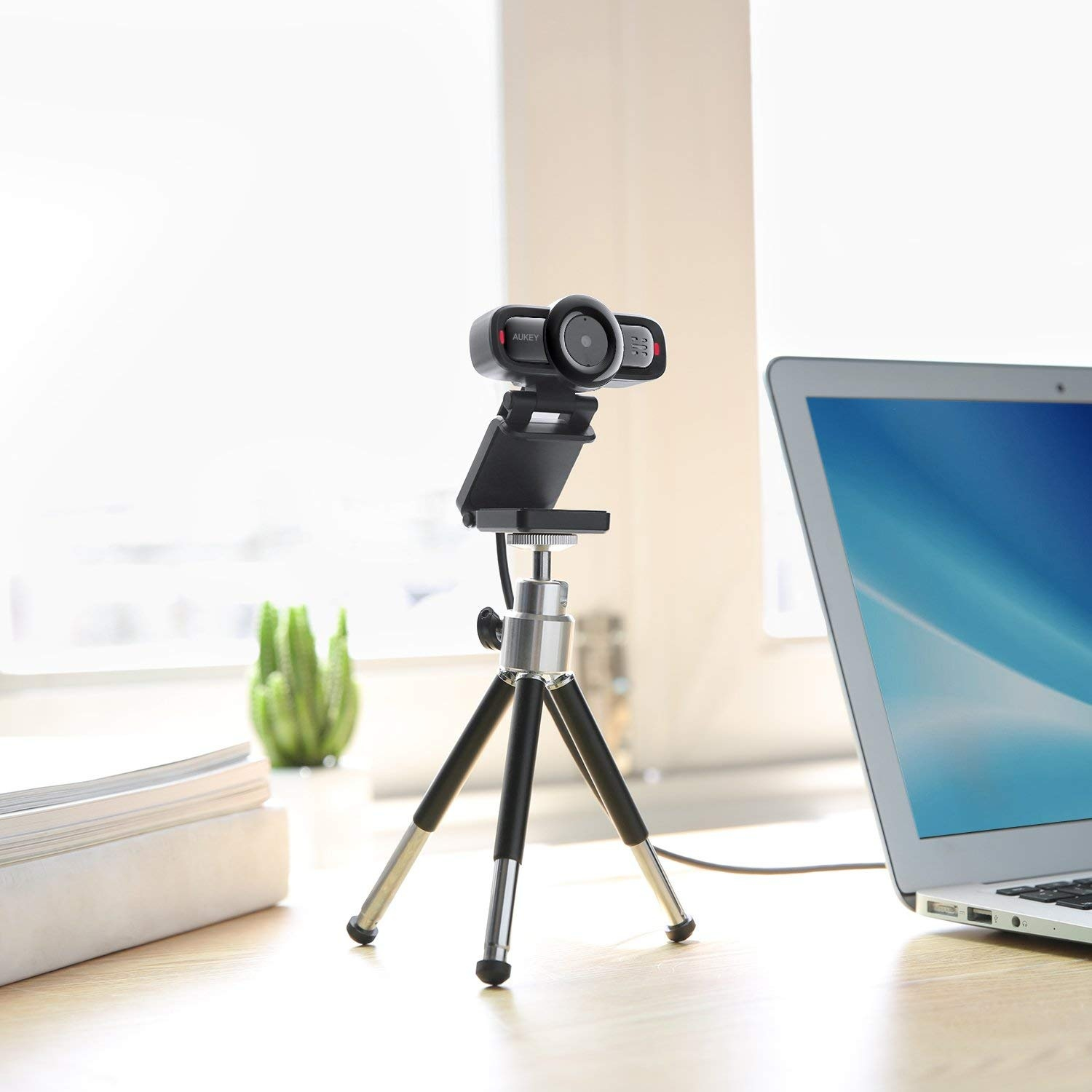 AUKEY PC-LM3 - 2 MP - 1920 x 1080 Pixel - 30 fps - 1920x1080@30fps - 1080p - H.264,M-JPEG, Ansicht 2