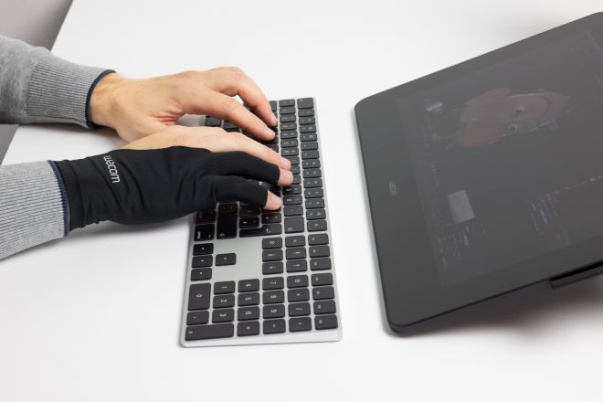 Wacom Zeichenhandschuh - Schwarz - für Cintiq 16, 22, Ansicht 4
