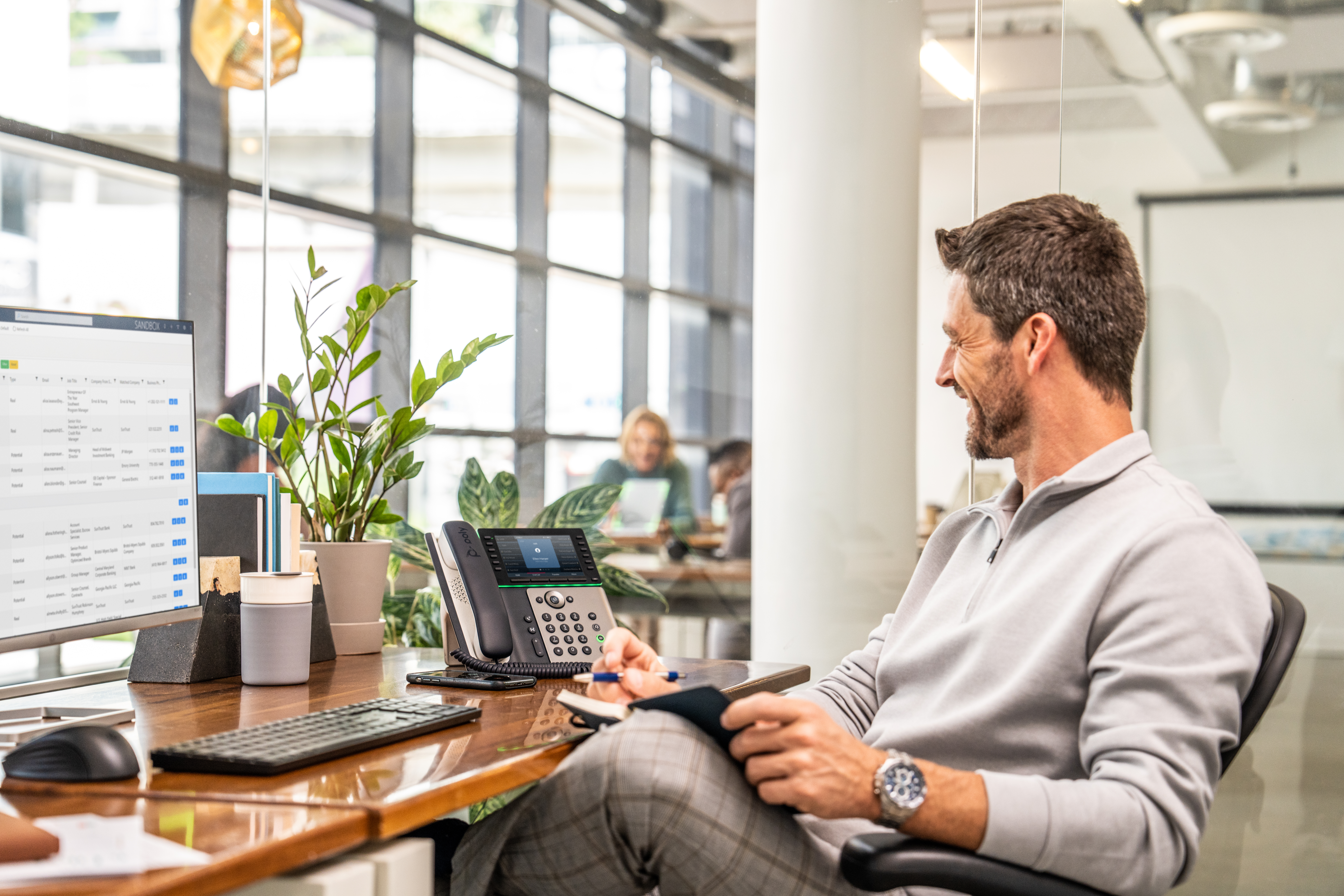 HP Poly Edge E550 - VoIP-Telefon mit Rufnummernanzeige/Anklopffunktion, Ansicht 2