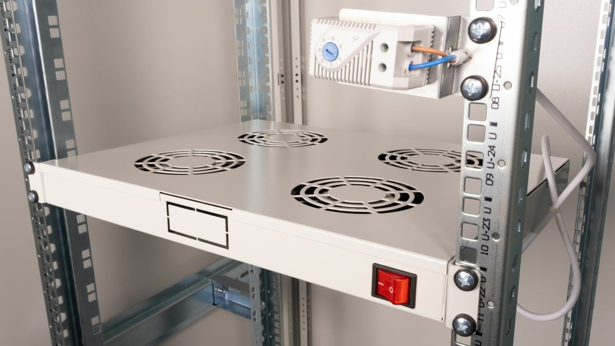 Equip Lüftermodul 19 für Serverschränke 4xLüfter RAL7035 - Zubehör Stromversorgung - 0,12 m, Ansicht 3