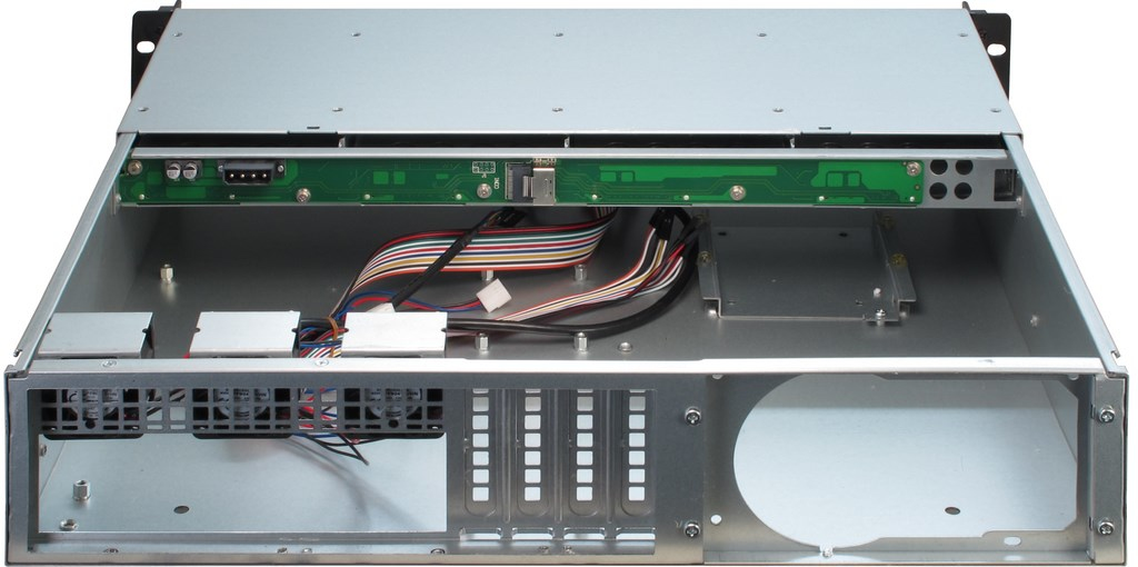 Inter-Tech IPC 2U-2404S - Rack-Montage - 2U - micro ATX - SATA/SAS - Hot-Swap - ohne Netzteil (ATX), Ansicht 3