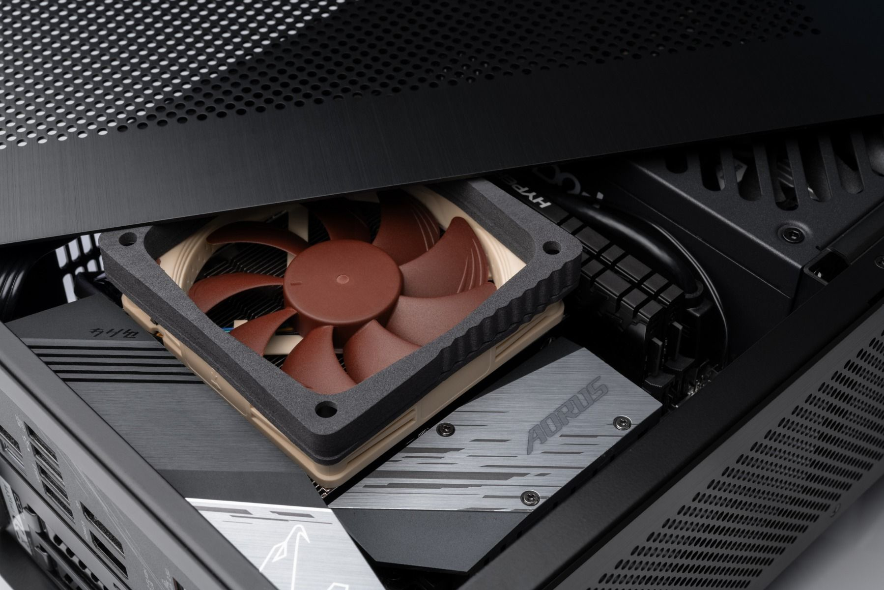 Noctua NA-FD1 - Schwarz - NH-L9i - NH-L9i chromax.black - NH-L9i-17xx - NH-L9i-17xx chromax.black. NH-L9a-AM4, Ansicht 3