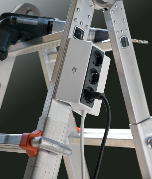 Brennenstuhl 1150070 - 3 m - 3 AC-Ausgänge - Indoor - IP20 - Anthrazit - Weiß - 16 A, Ansicht 2
