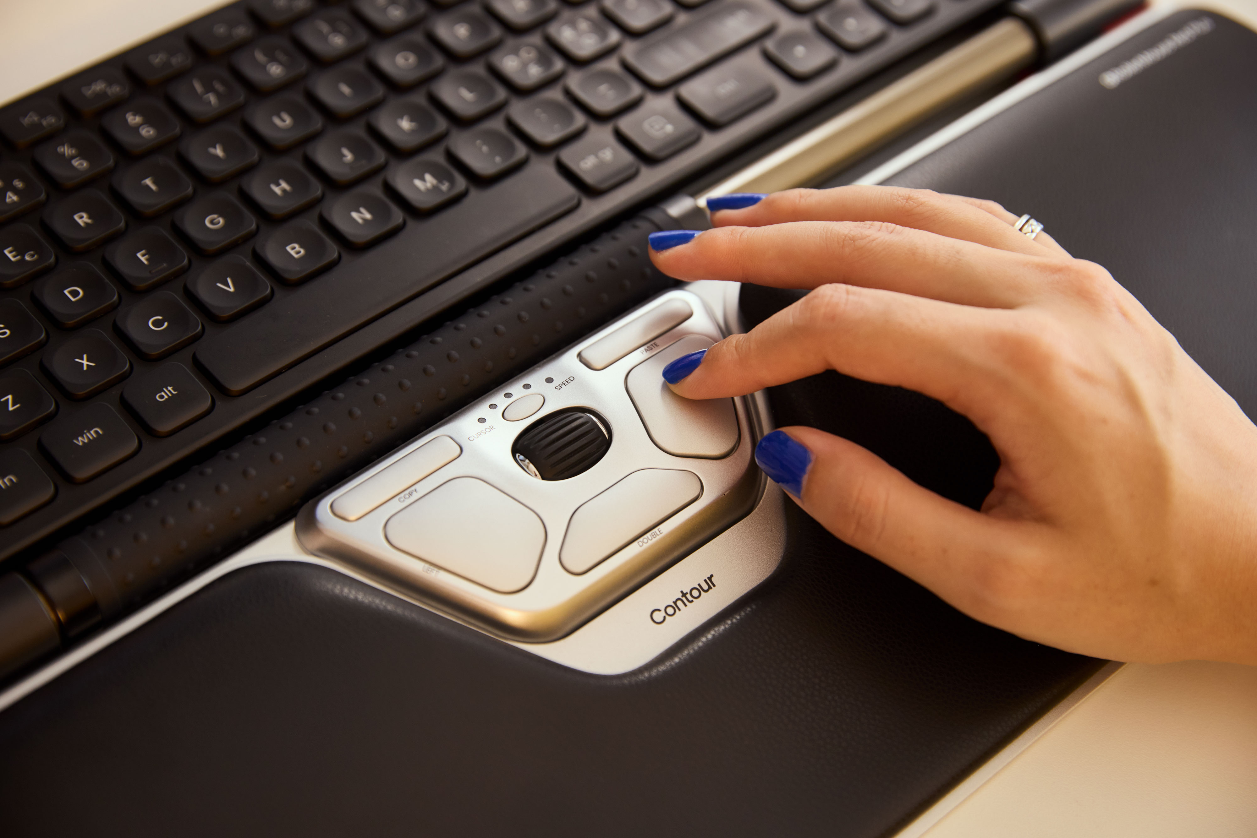 Contour RollerMouse Red Plus - Zentrales Zeigegerät, Ansicht 4