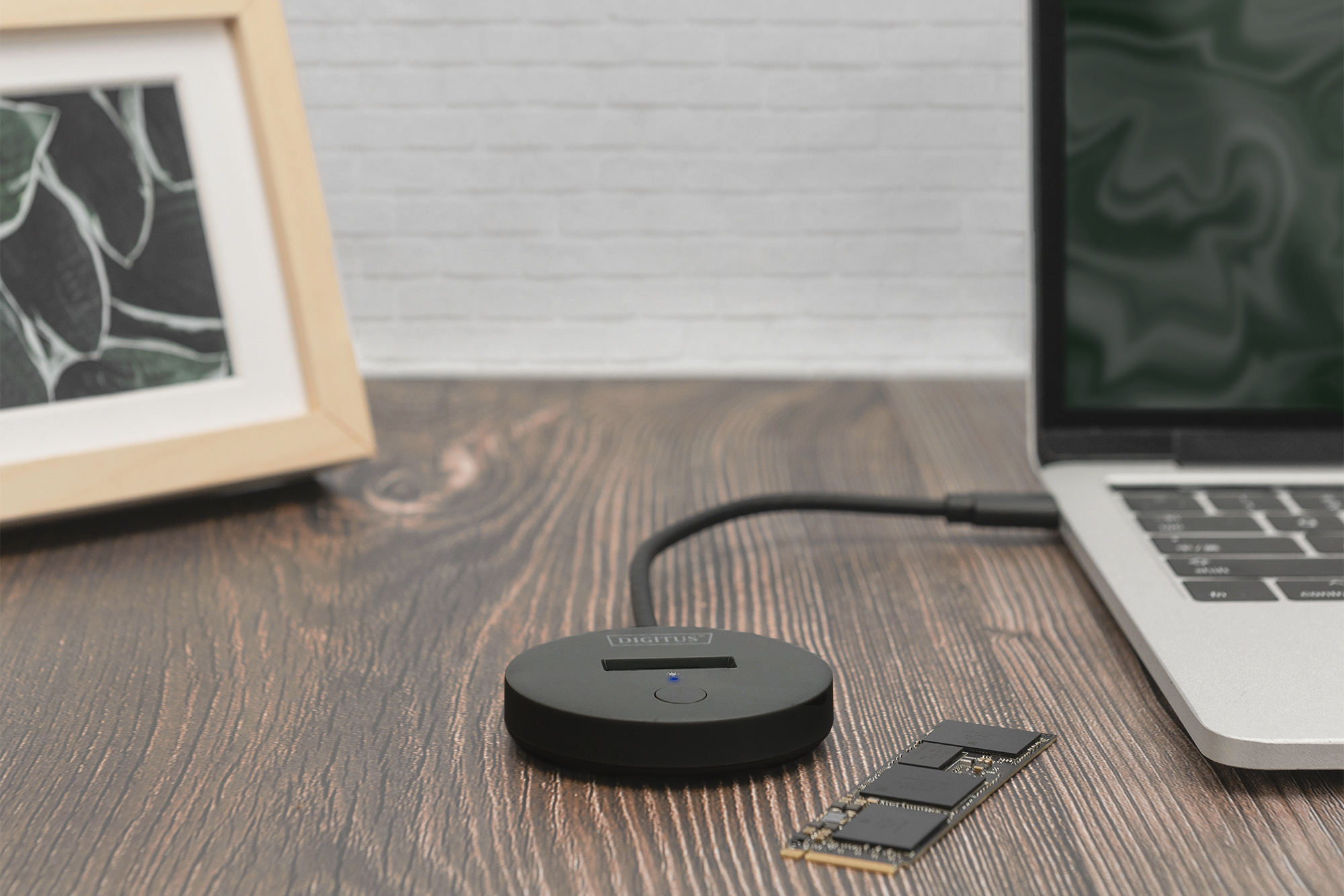 DIGITUS M.2 NVMe/SATA Docking Station, Ansicht 3