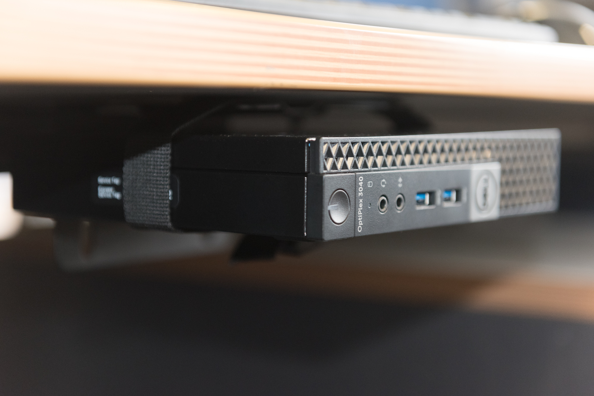 DIGITUS Multifunktioneller Mini Desktop PC Halter, Ansicht 2