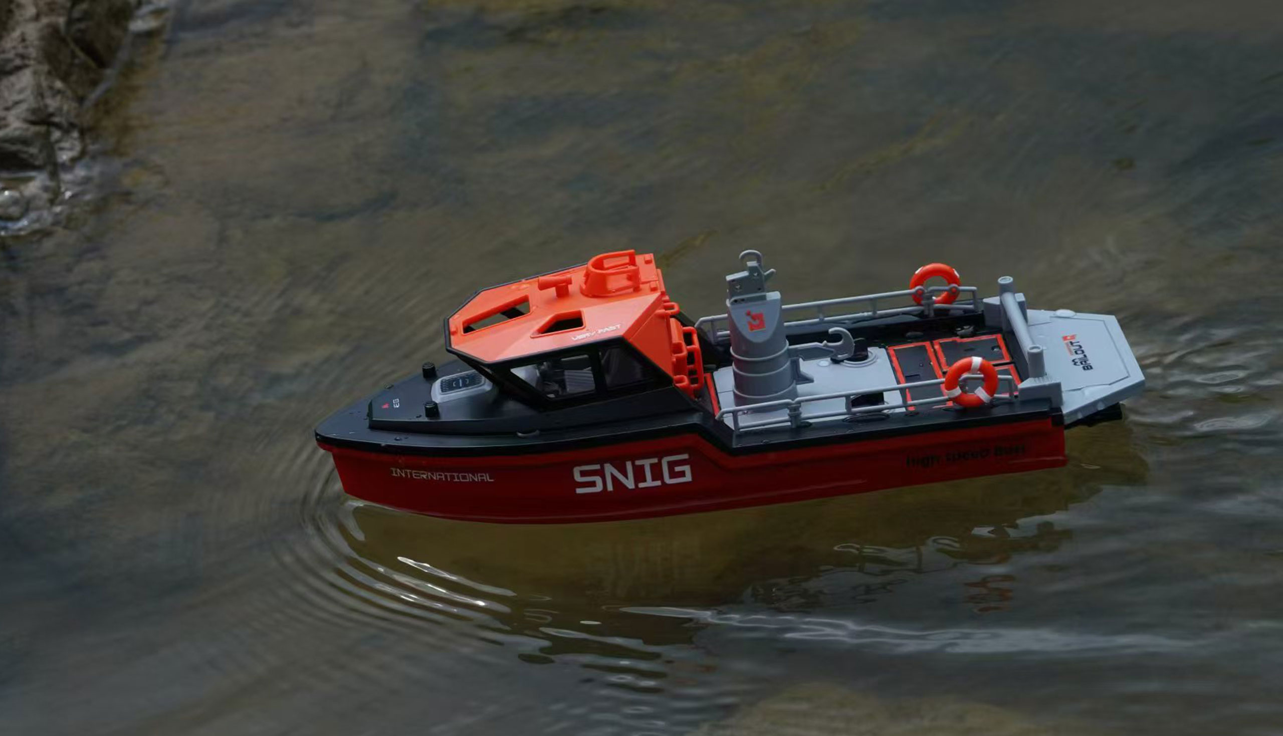 Amewi Rettungsboot brushless Jetantrieb 320mm RTR schwarz/rot, Ansicht 3