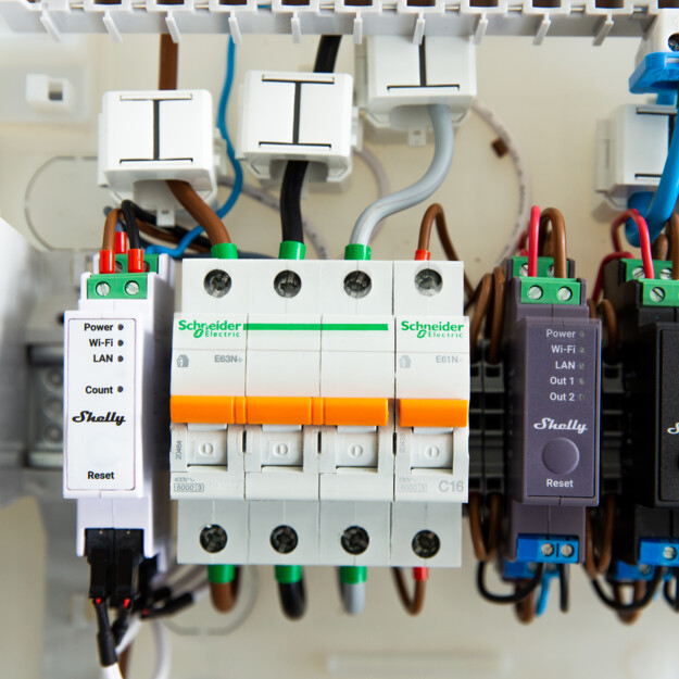 Shelly Pro 3EM WLAN/LAN Stromzähler, Ansicht 3