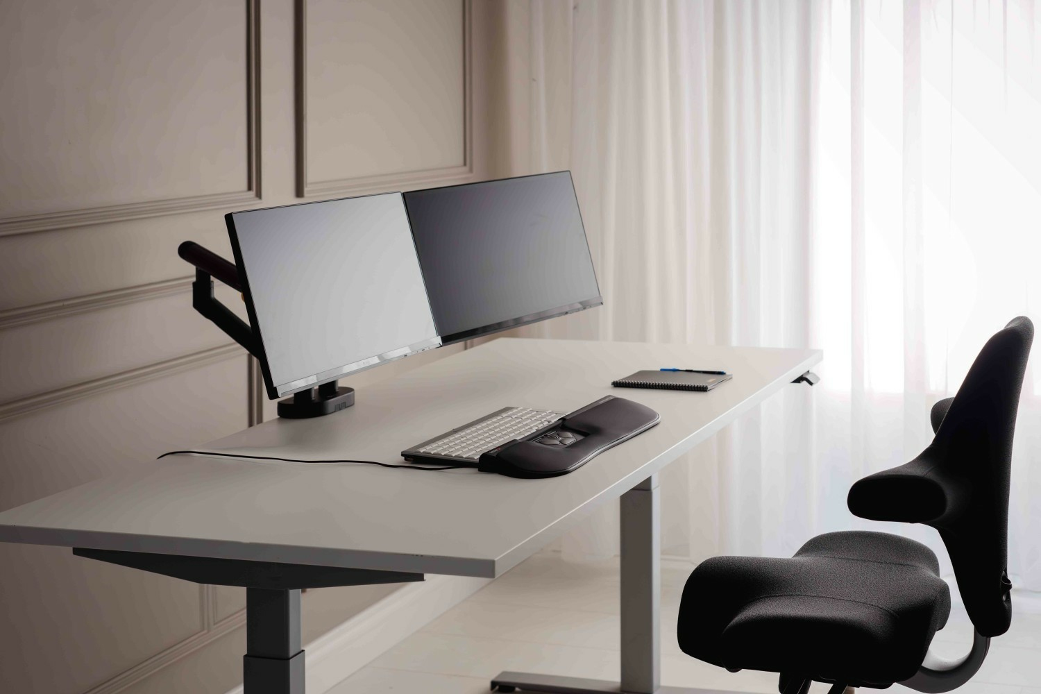 Bakker Elkhuizen Flexible Dual - Befestigungskit - einstellbarer Doppelarm - für 2 Monitore - Aluminium - Schwarz, Ansicht 4